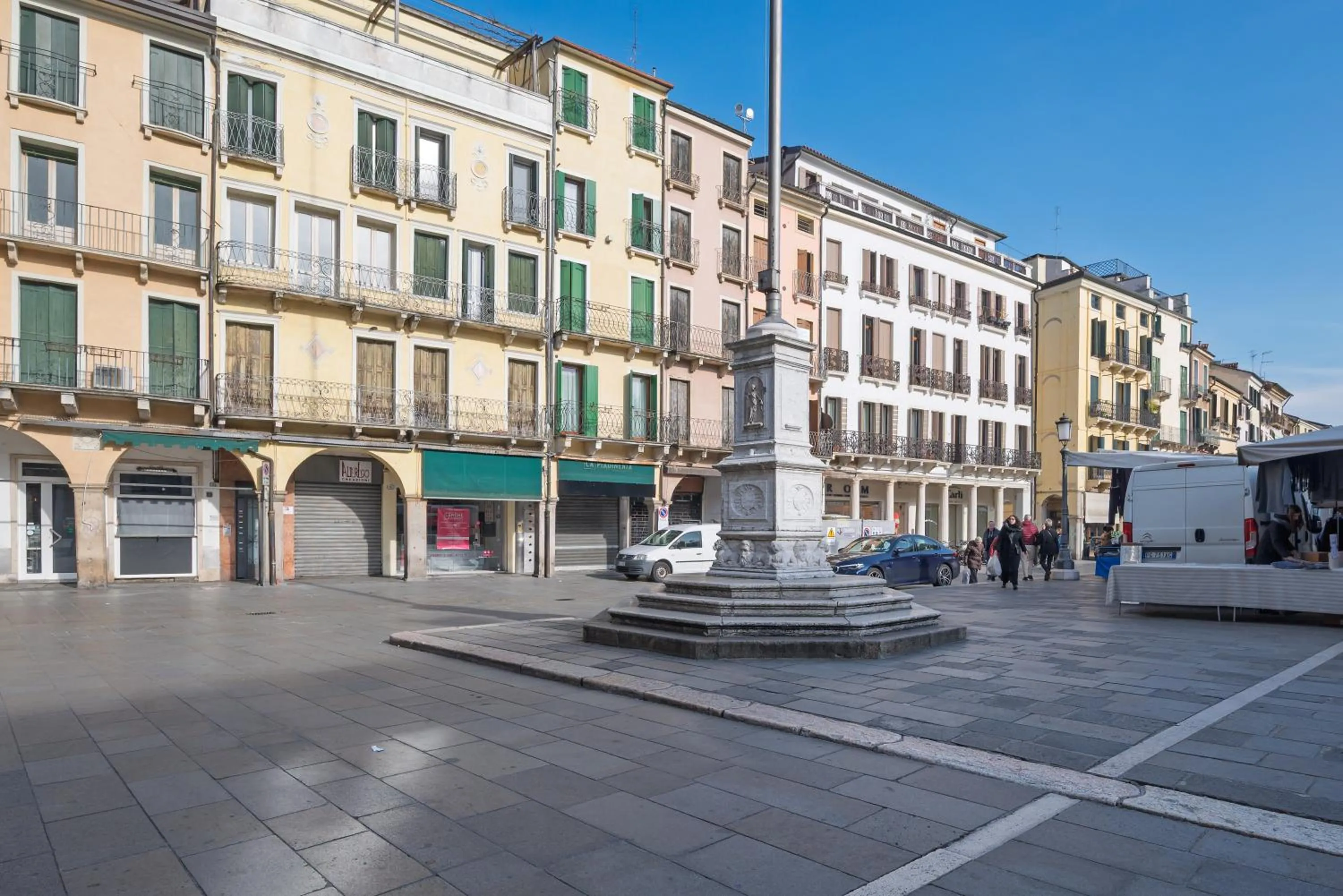 Property building in Diamantino Town House