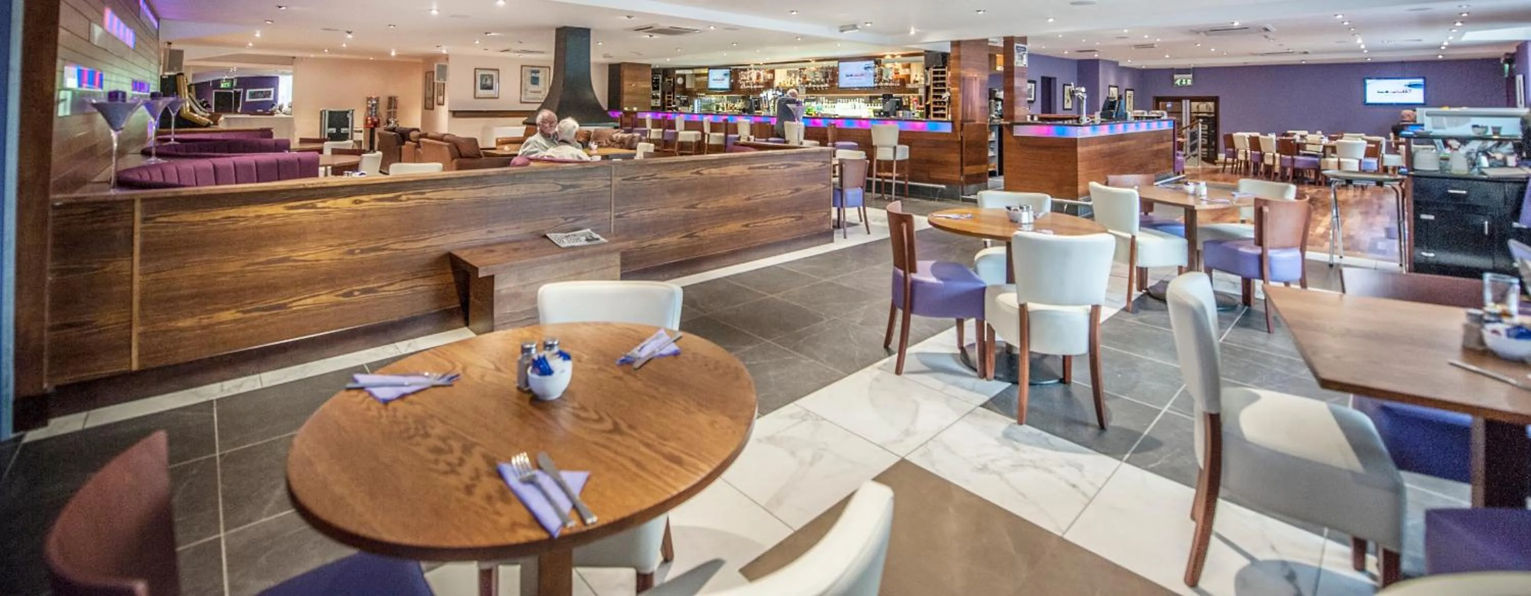 Restaurant/places to eat in Parklands Hotel & Country Club