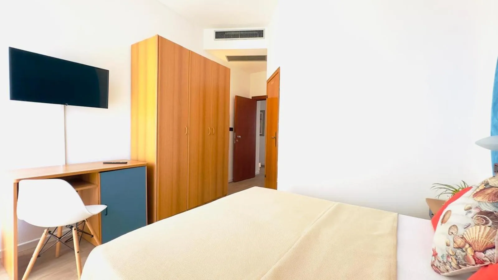 Bed in Residence & Suites