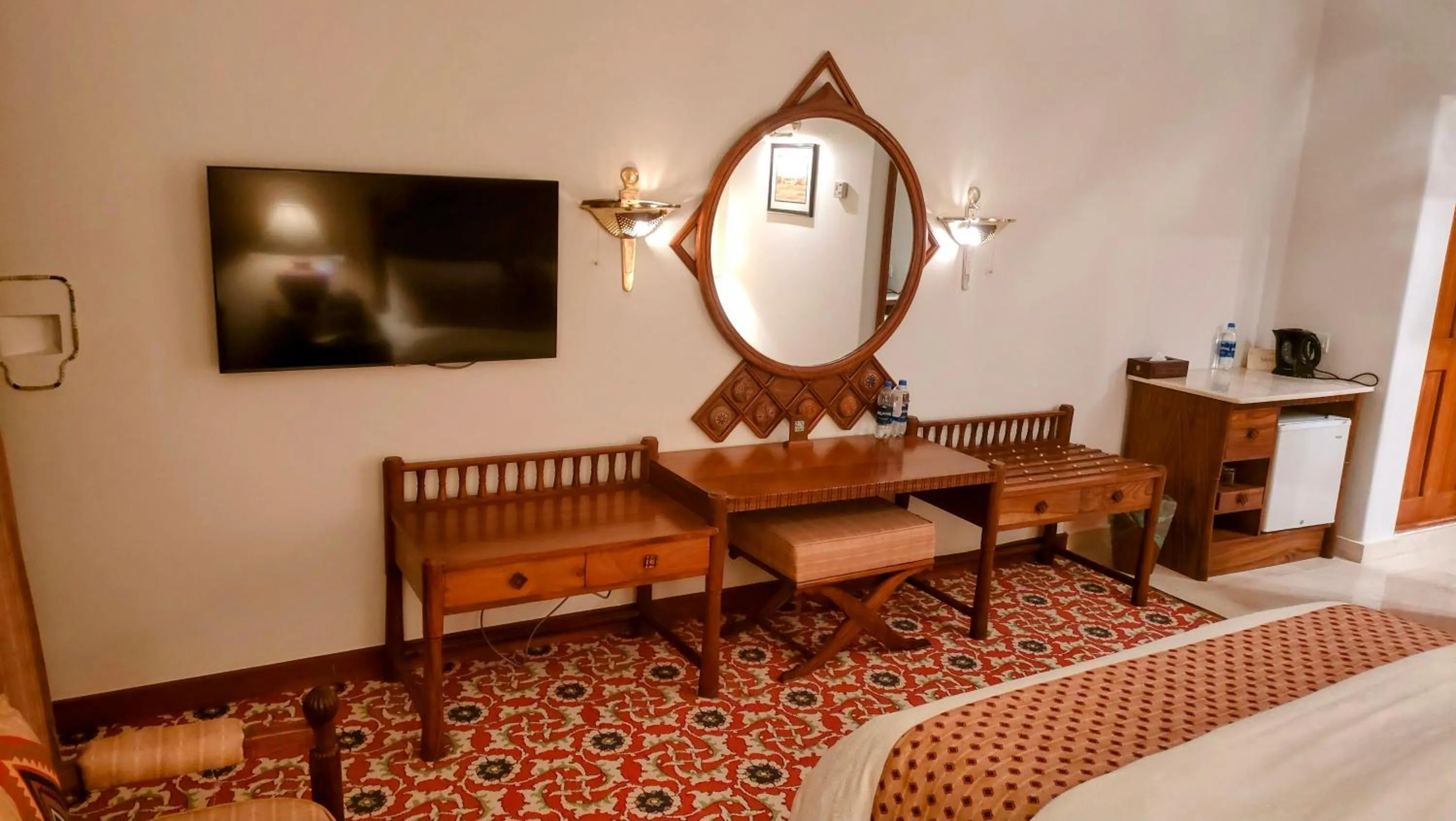 TV and multimedia, Bed in Quetta Serena Hotel