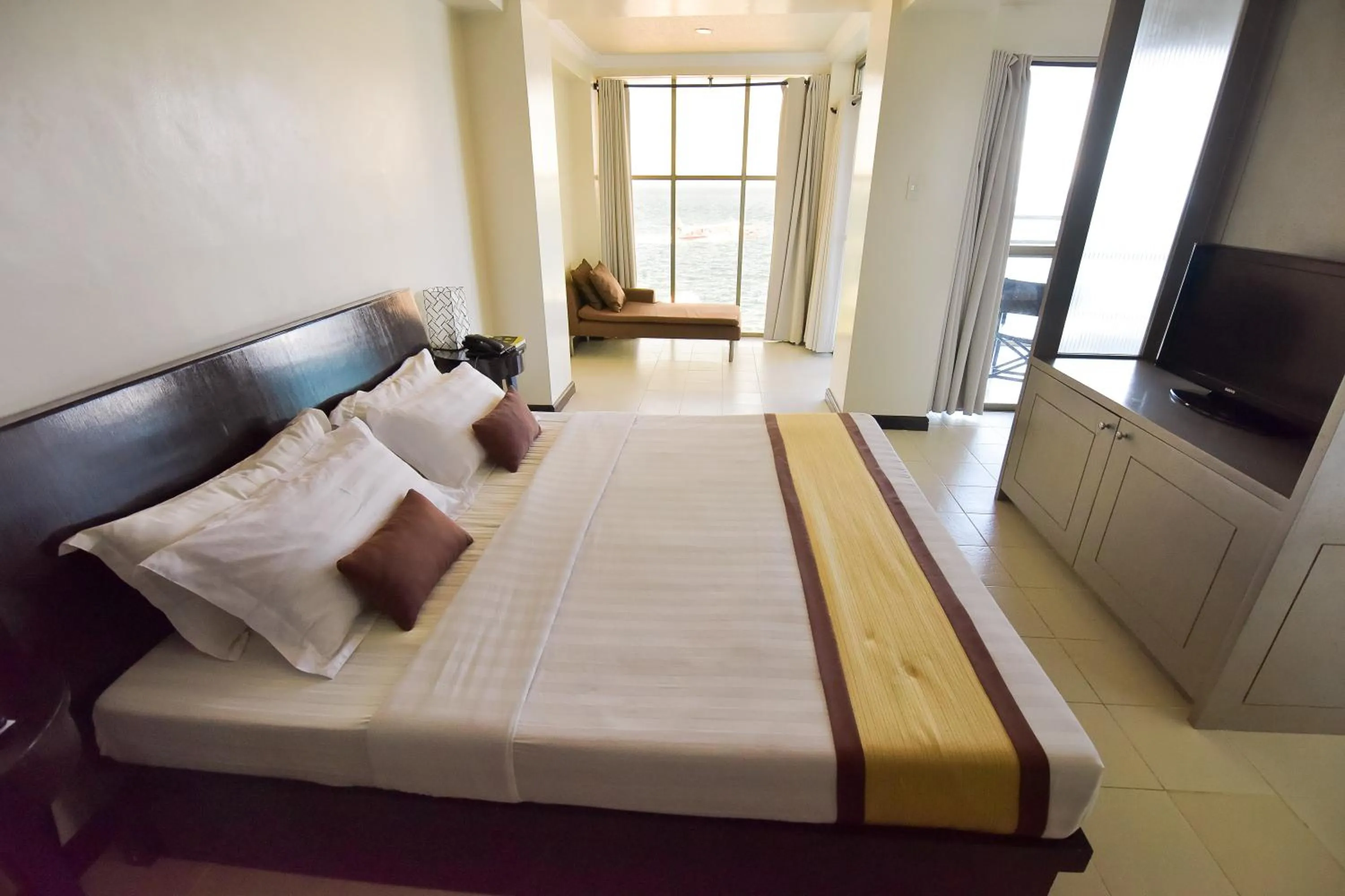 Bed in Hotel Tavern Surigao