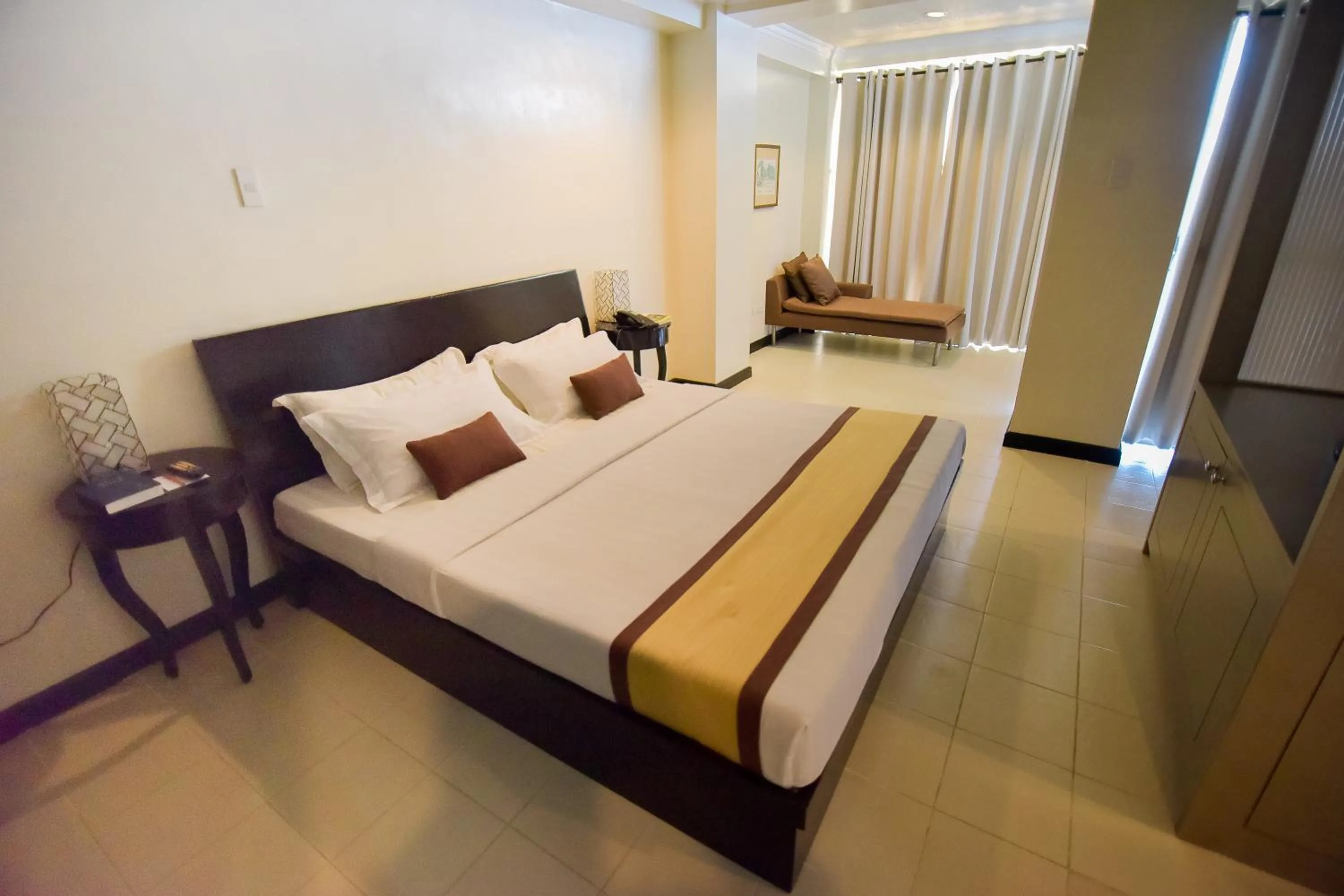 Bed in Hotel Tavern Surigao
