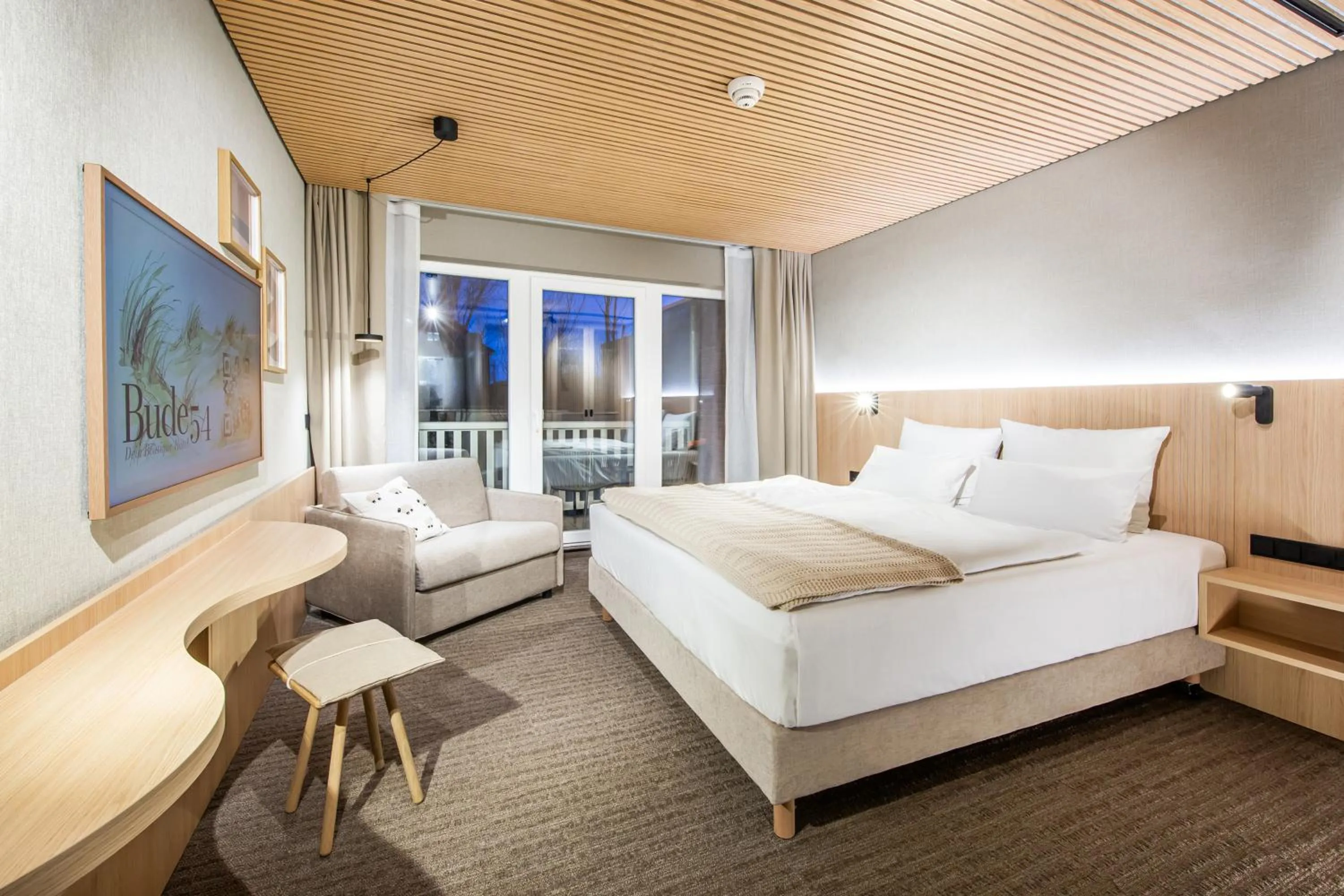 Photo of the whole room, Bed in Bude54