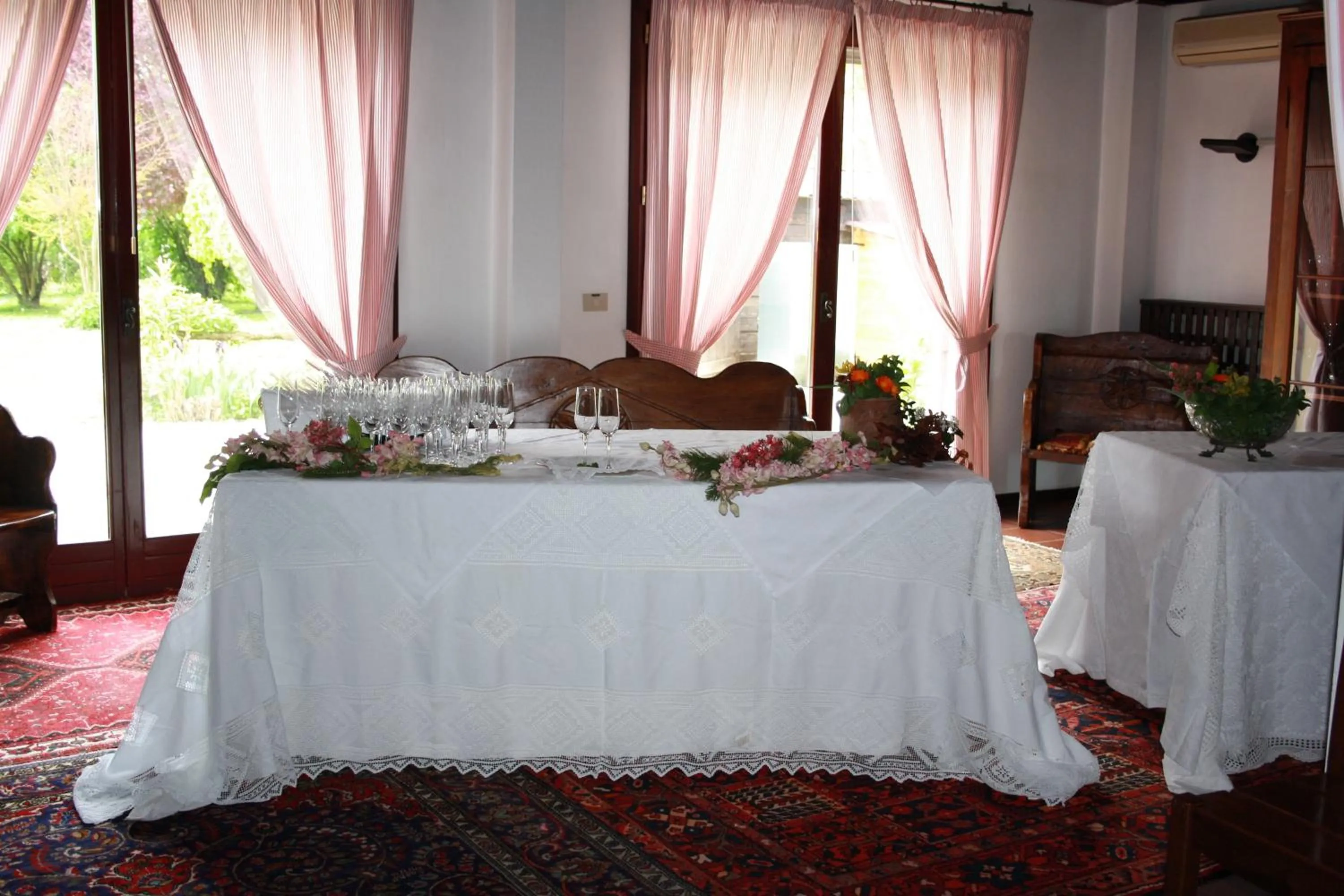 Restaurant/places to eat in Villa Belfiore