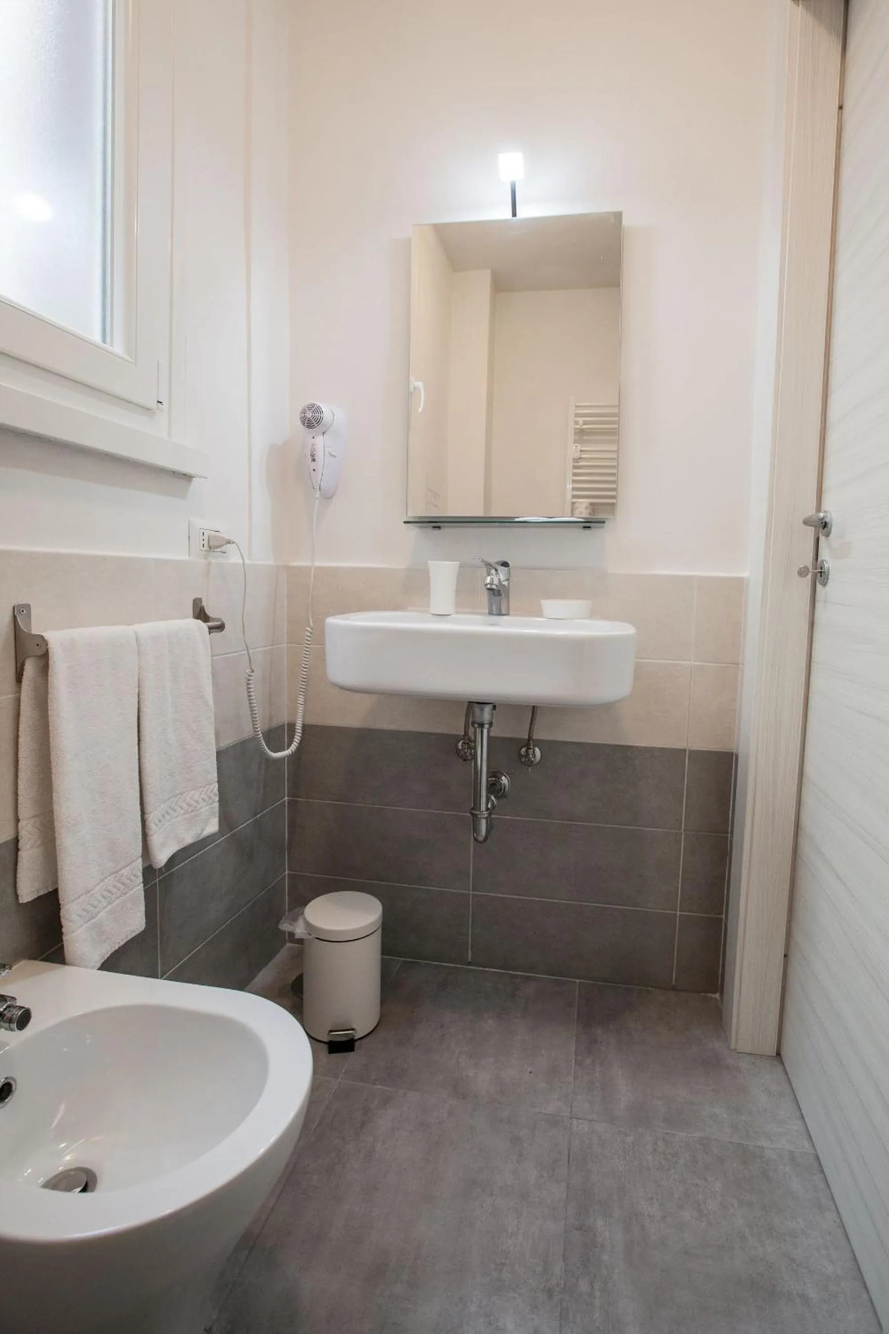 Bathroom in B&B Momenti Romani