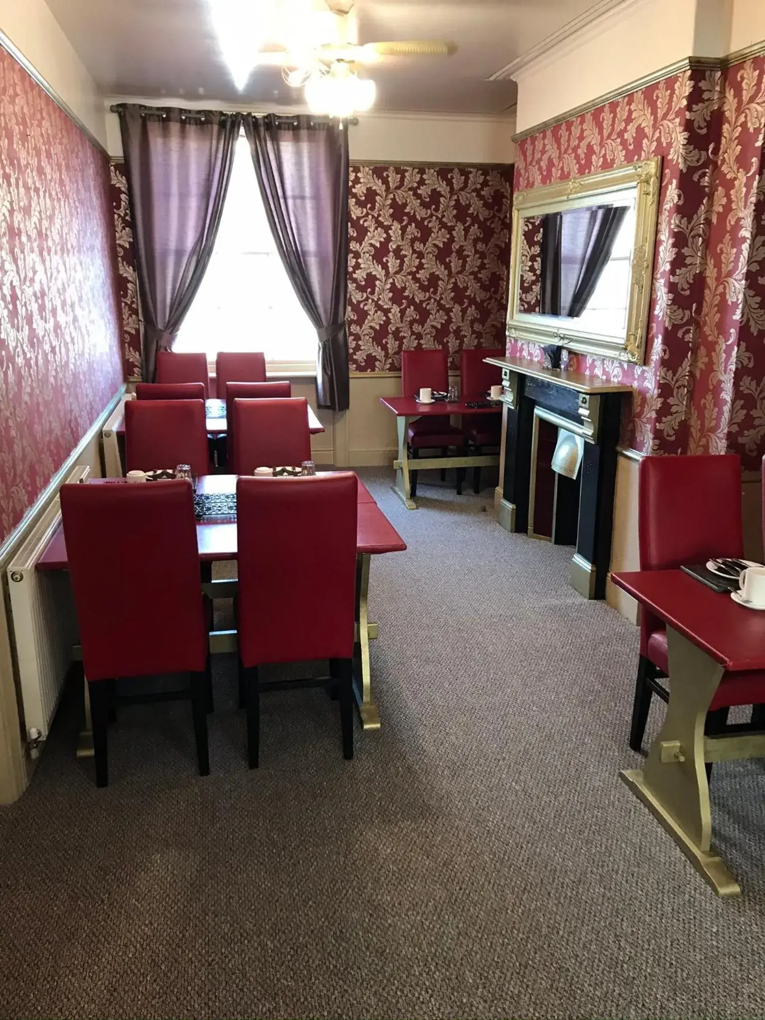 Restaurant/Places to Eat in Spalite Hotel