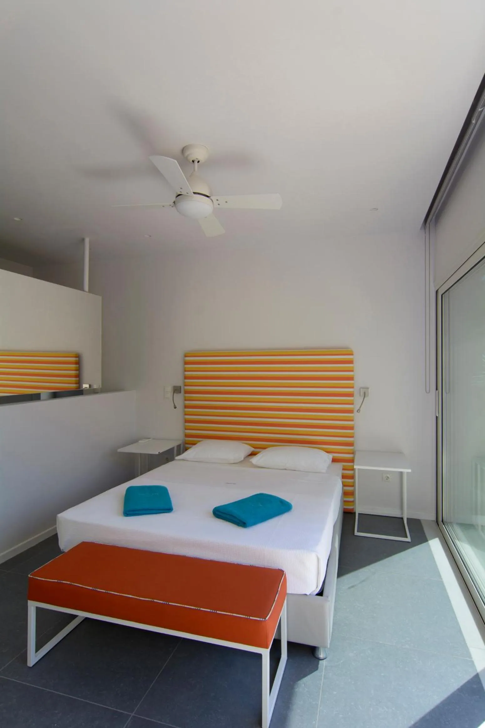 Bedroom, Bed in Lavender Cove