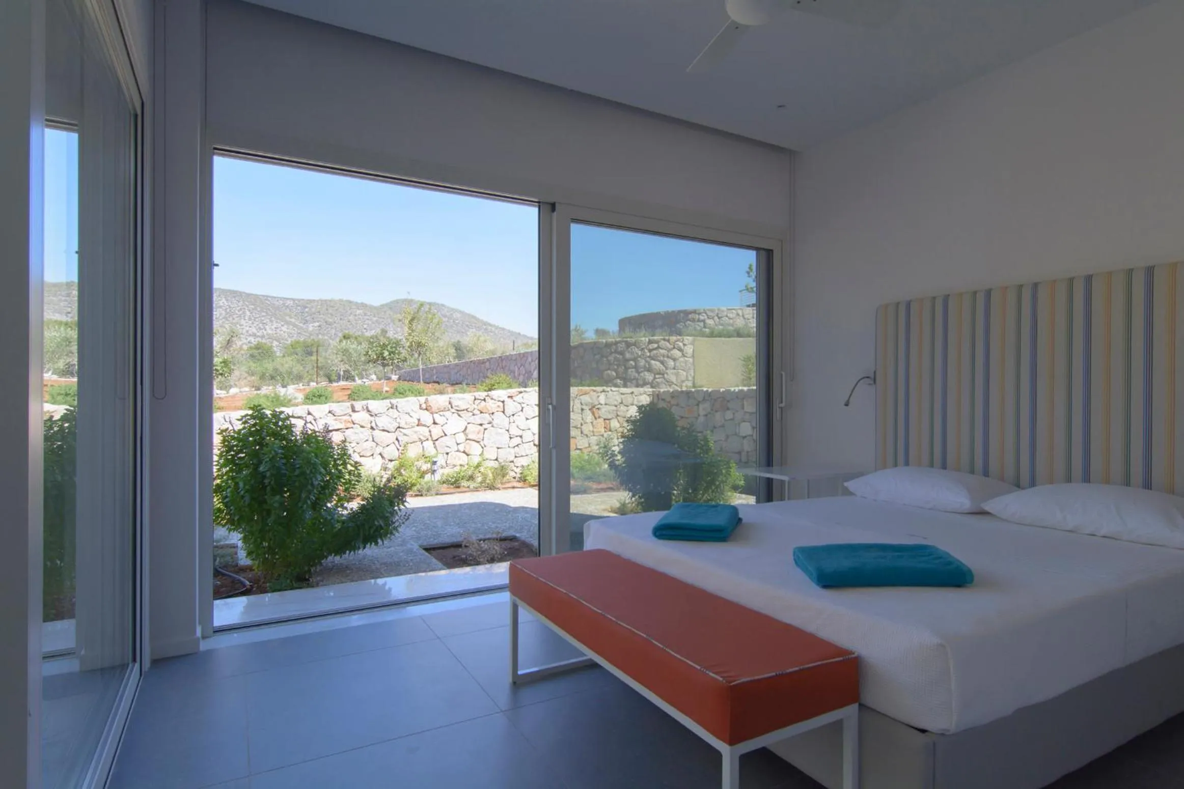 Bedroom, Bed in Lavender Cove