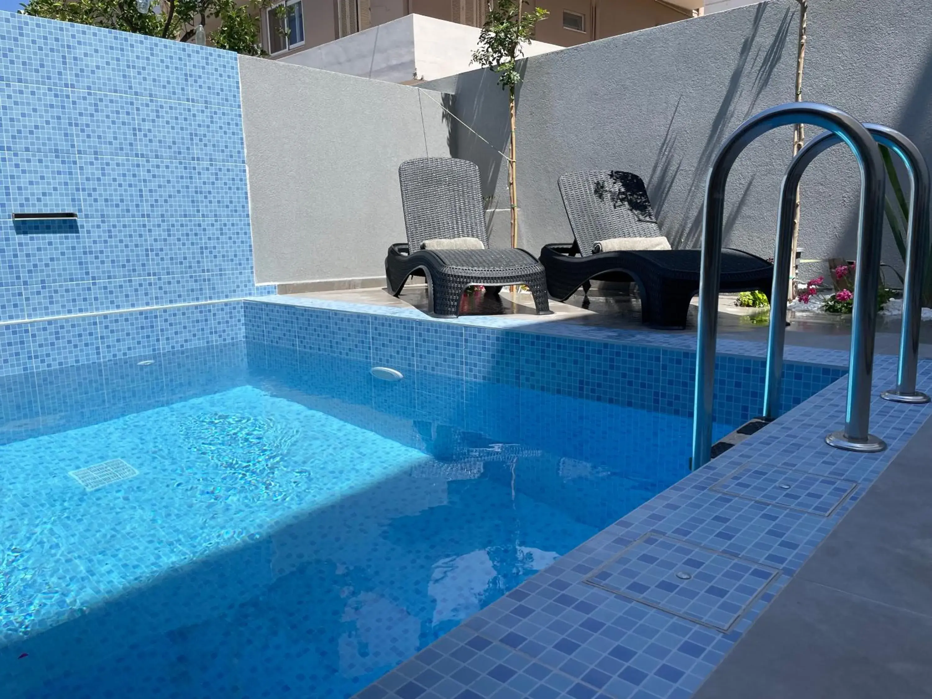 Swimming pool in Voula Hotel Swimming pool in Voula Hotel