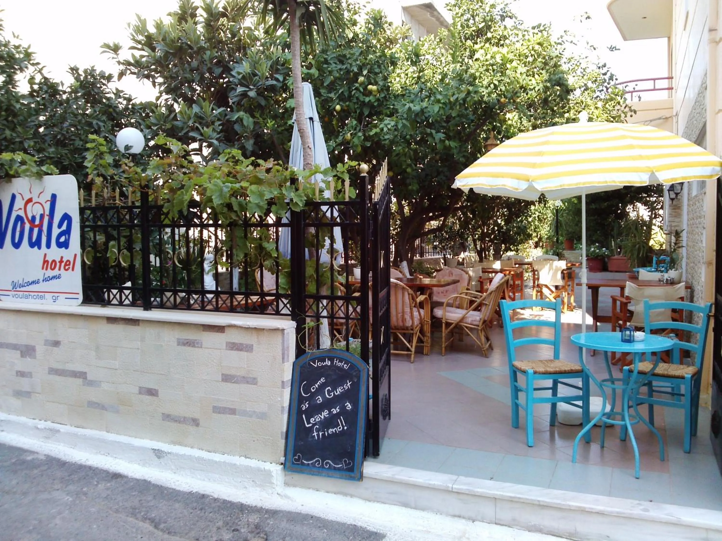 Garden in Voula Hotel