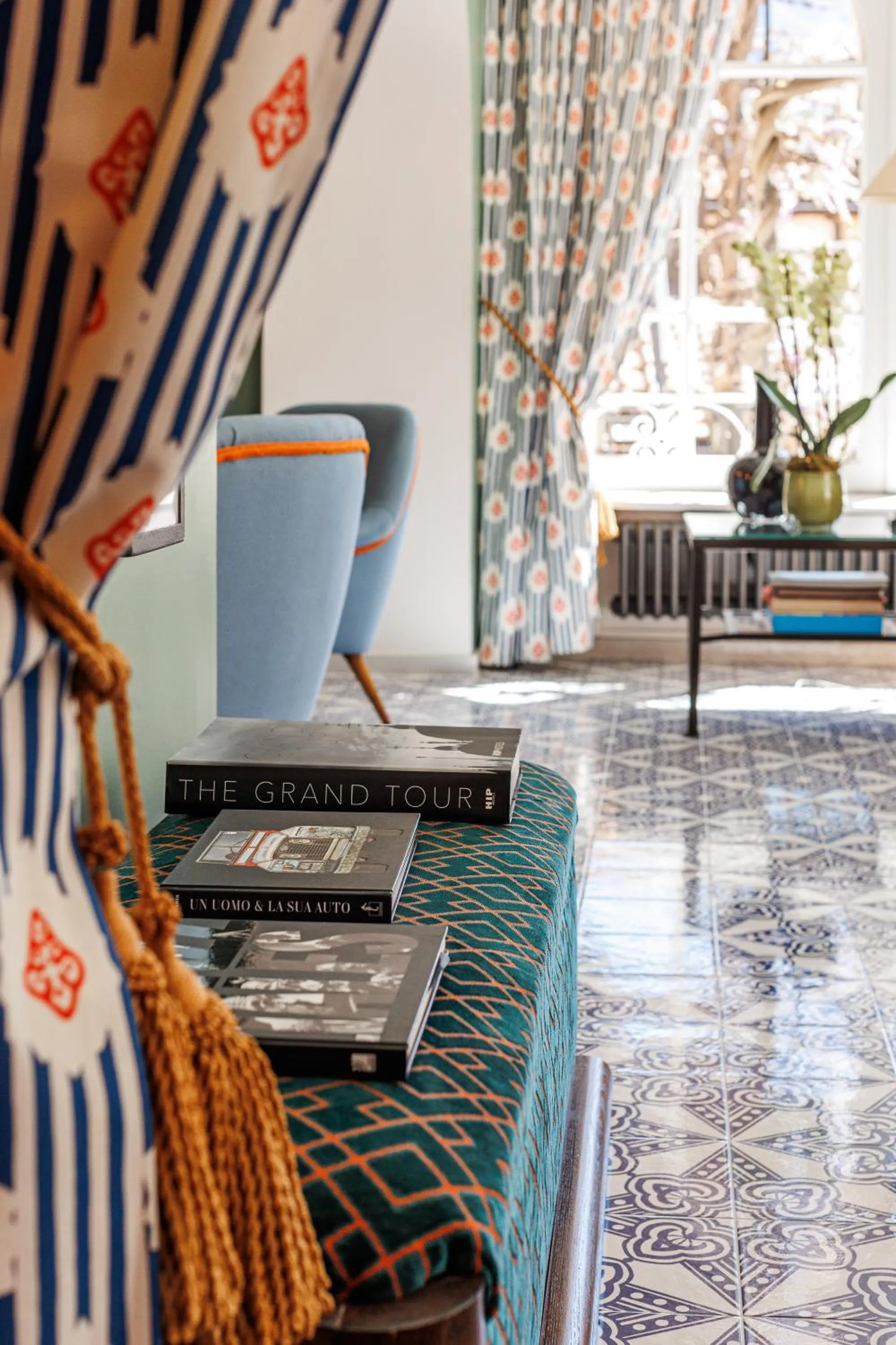 Communal lounge/ TV room in Art Hotel Riposo