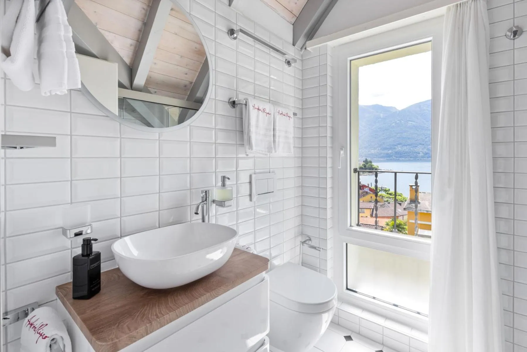 Shower in Art Hotel Riposo