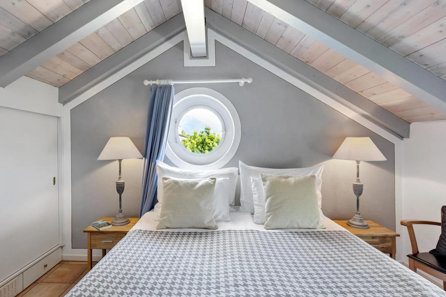 Bed in Art Hotel Riposo