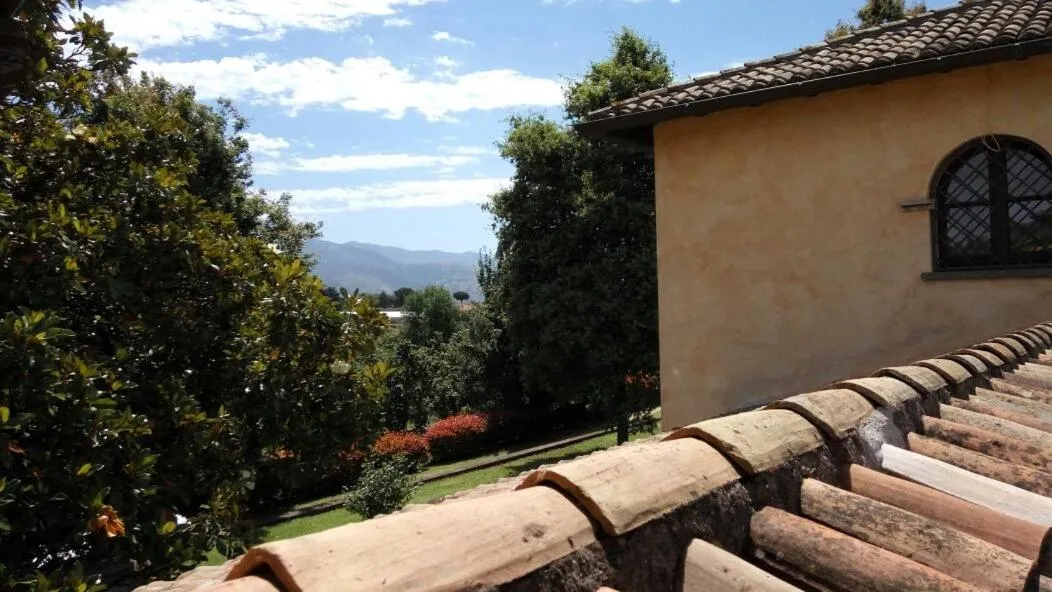 Garden view in B&B Sole Mio