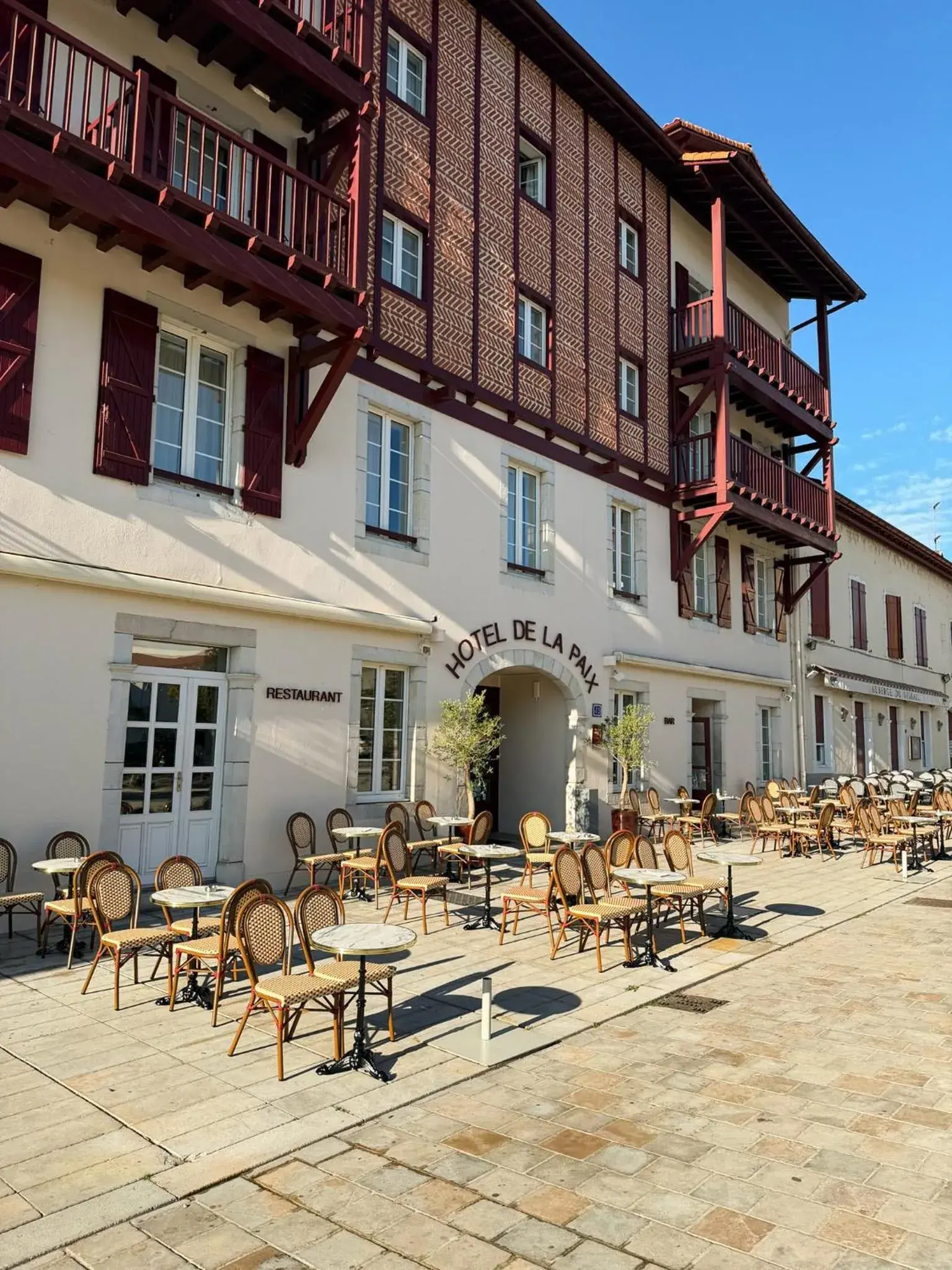 Hôtel-Restaurant de La Paix Hôtel-Restaurant de La Paix