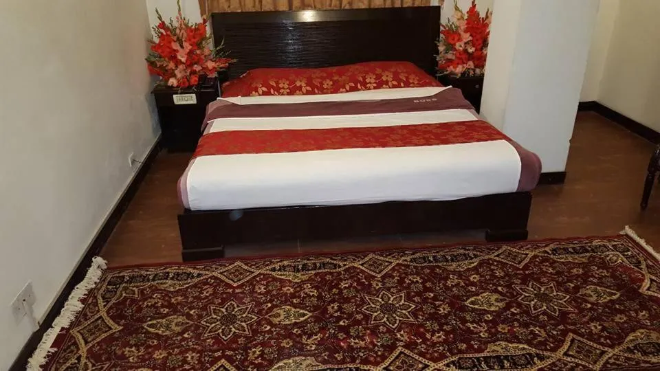 Grace Crown Hotel