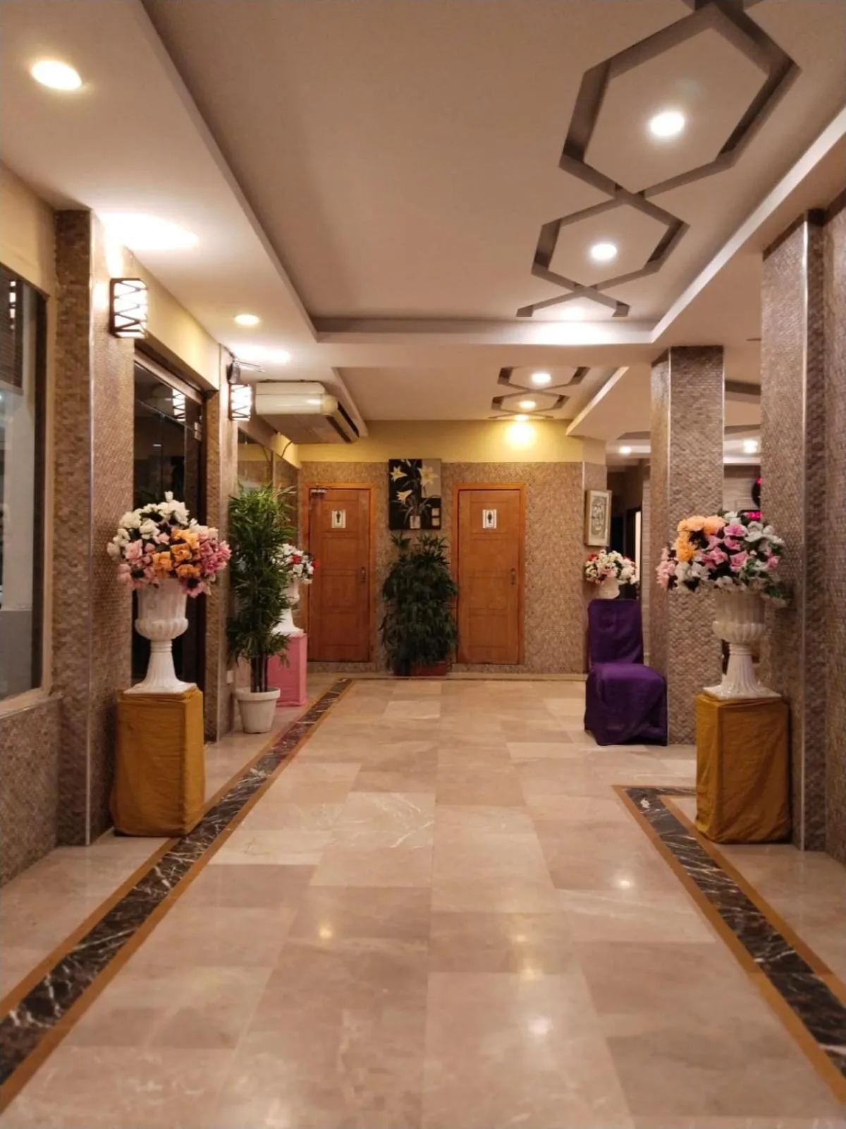 Grace Crown Hotel