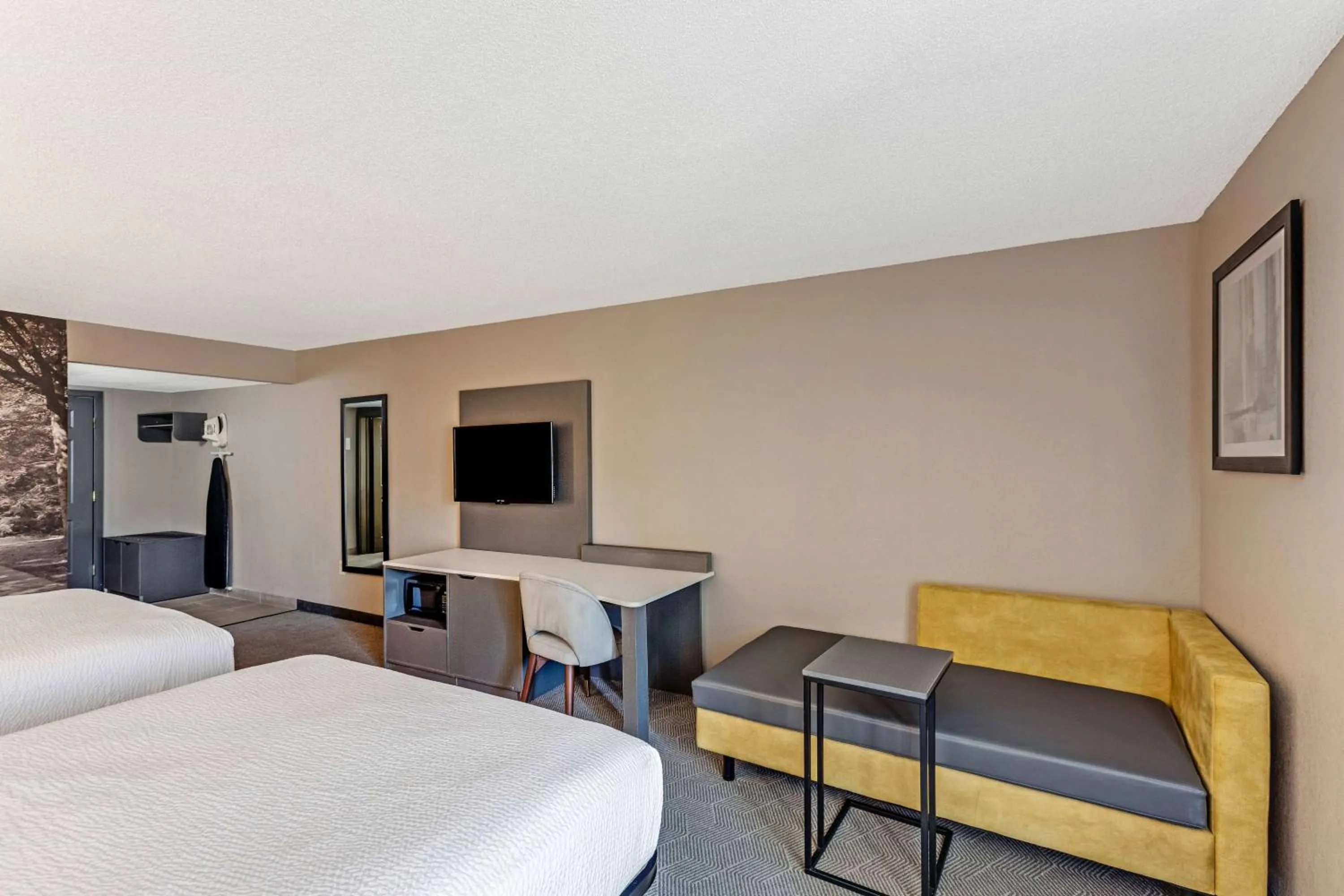 Photo of the whole room, Bed in The Wander Hotel