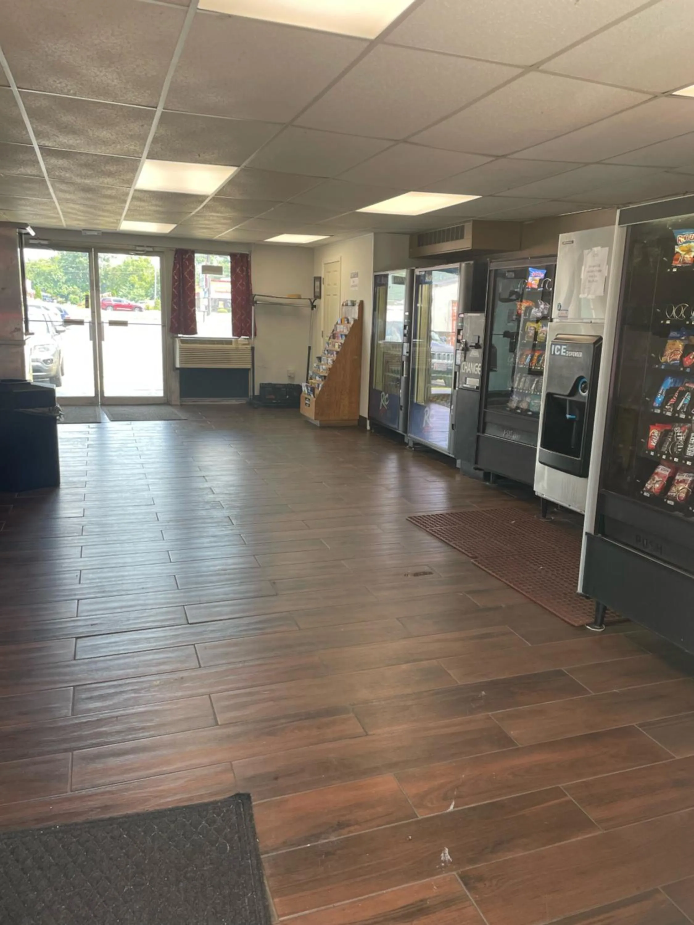 Lobby or reception in Budgetel Inn and Suites - Louisville