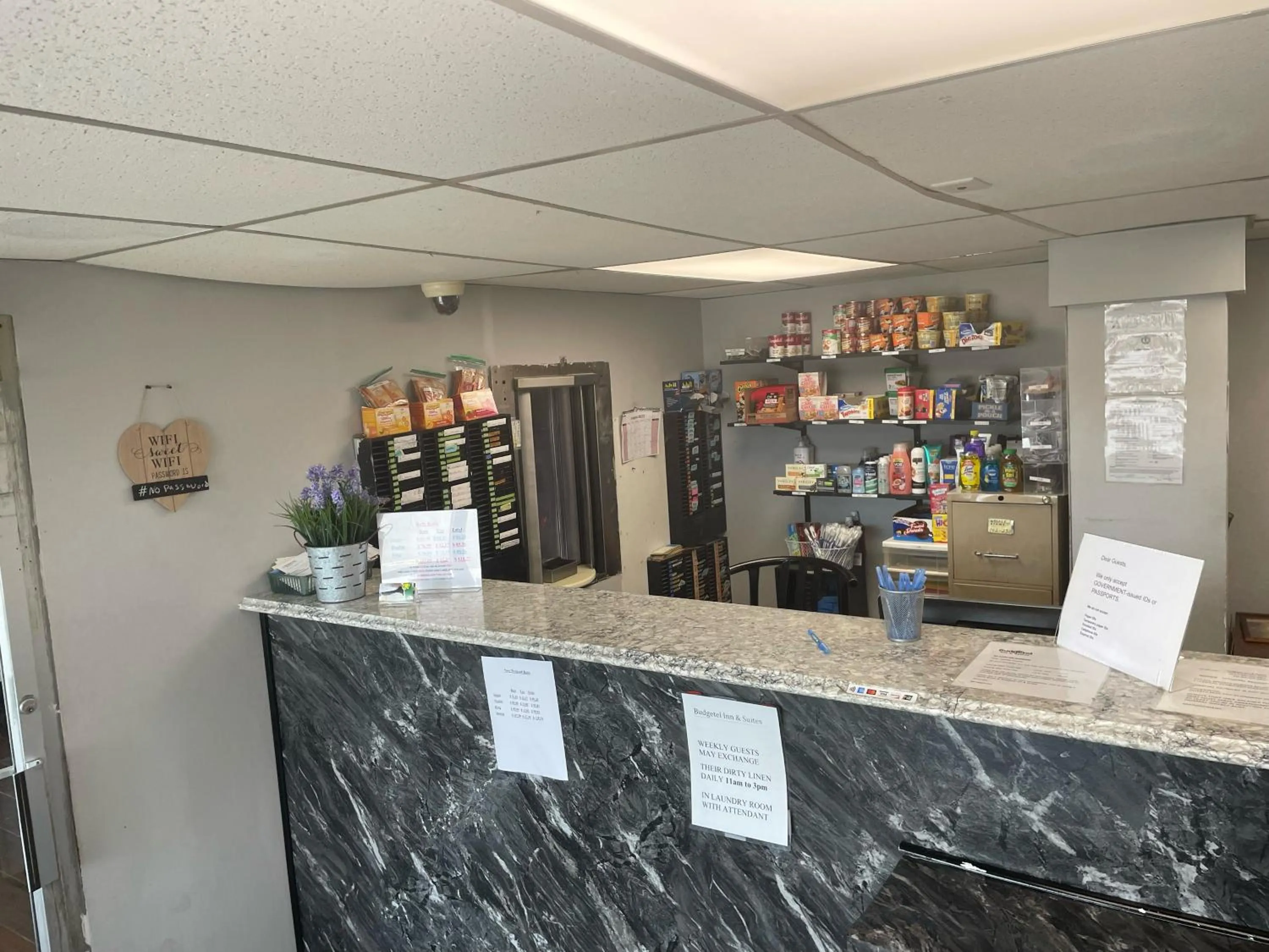 Lobby or reception in Budgetel Inn and Suites - Louisville