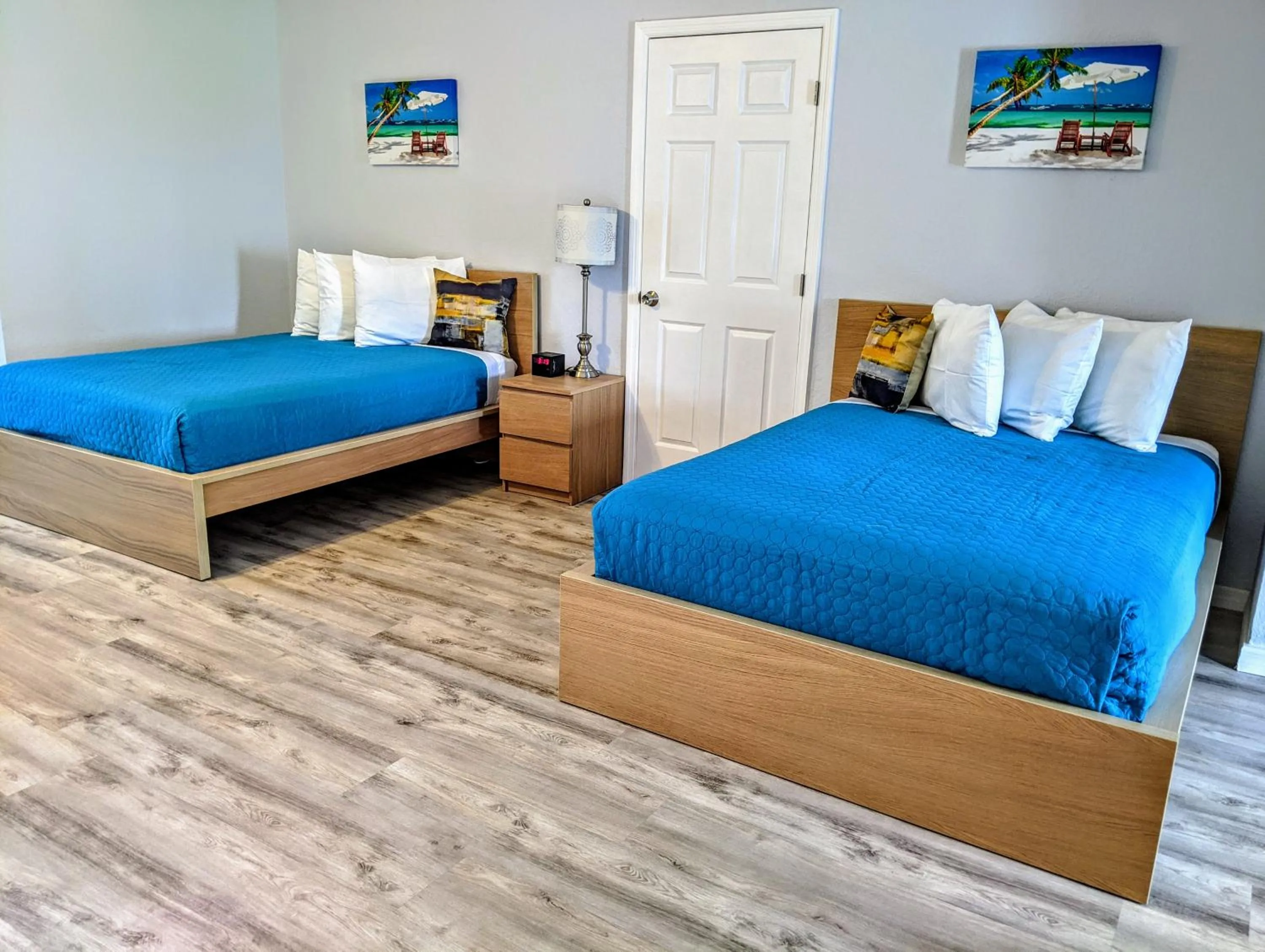 Bed in Johns Pass Beach Motel - Treasure Island Beach