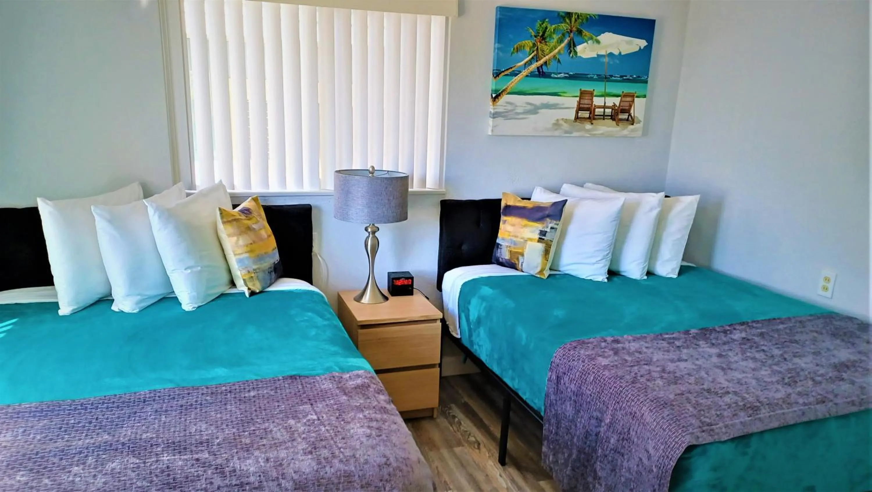 Bedroom, Bed in Johns Pass Beach Motel - Treasure Island Beach