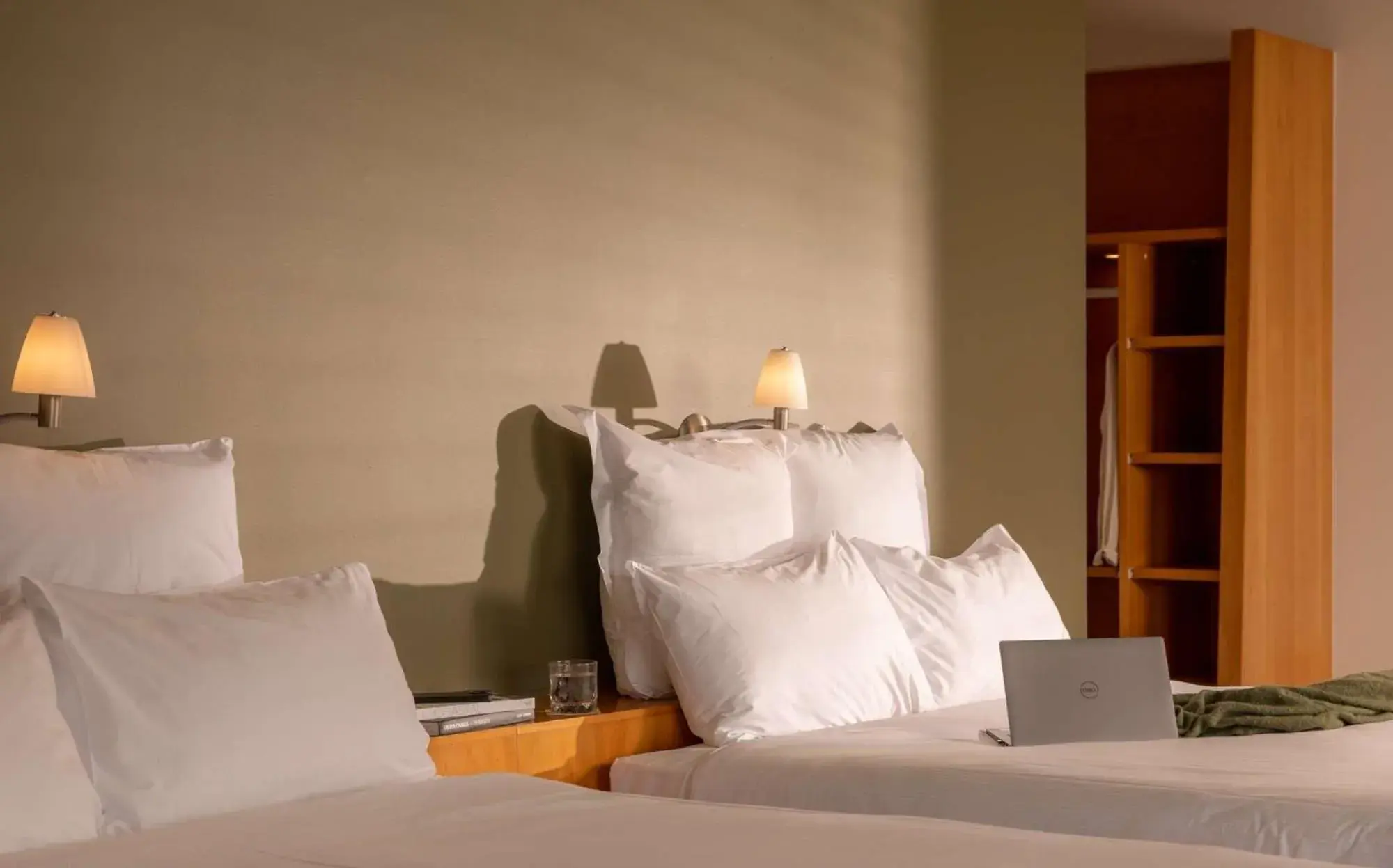 Photo of the whole room, Bed in Rydges Formosa Auckland Golf Resort Photo of the whole room, Bed in Rydges Formosa Auckland Golf Resort