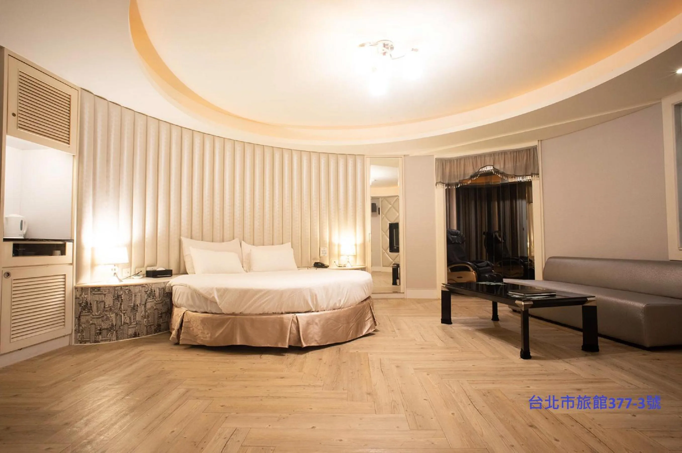 Bed in 探索汽車旅館 延平館 台北市旅館377-3號