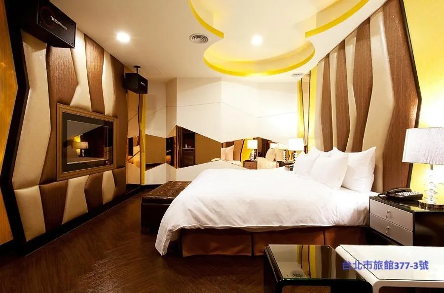 Bed in 探索汽車旅館 延平館 台北市旅館377-3號