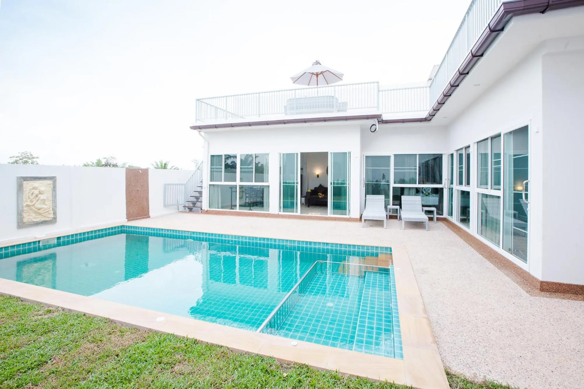 Swimming pool in Lux Family Villas Krabi Ao Nang
