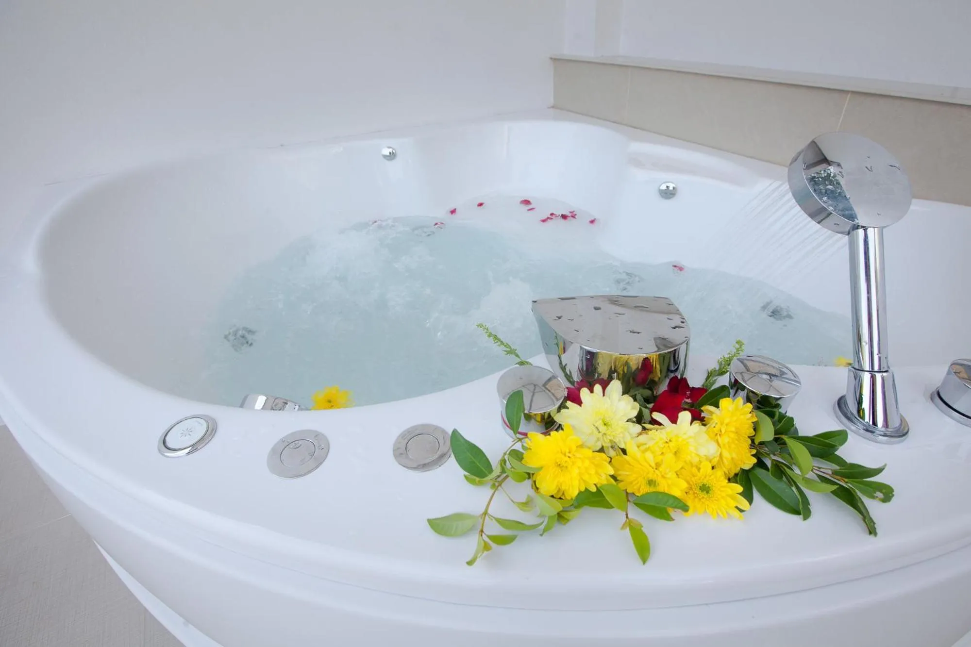 Hot Tub in Lux Family Villas Krabi Ao Nang