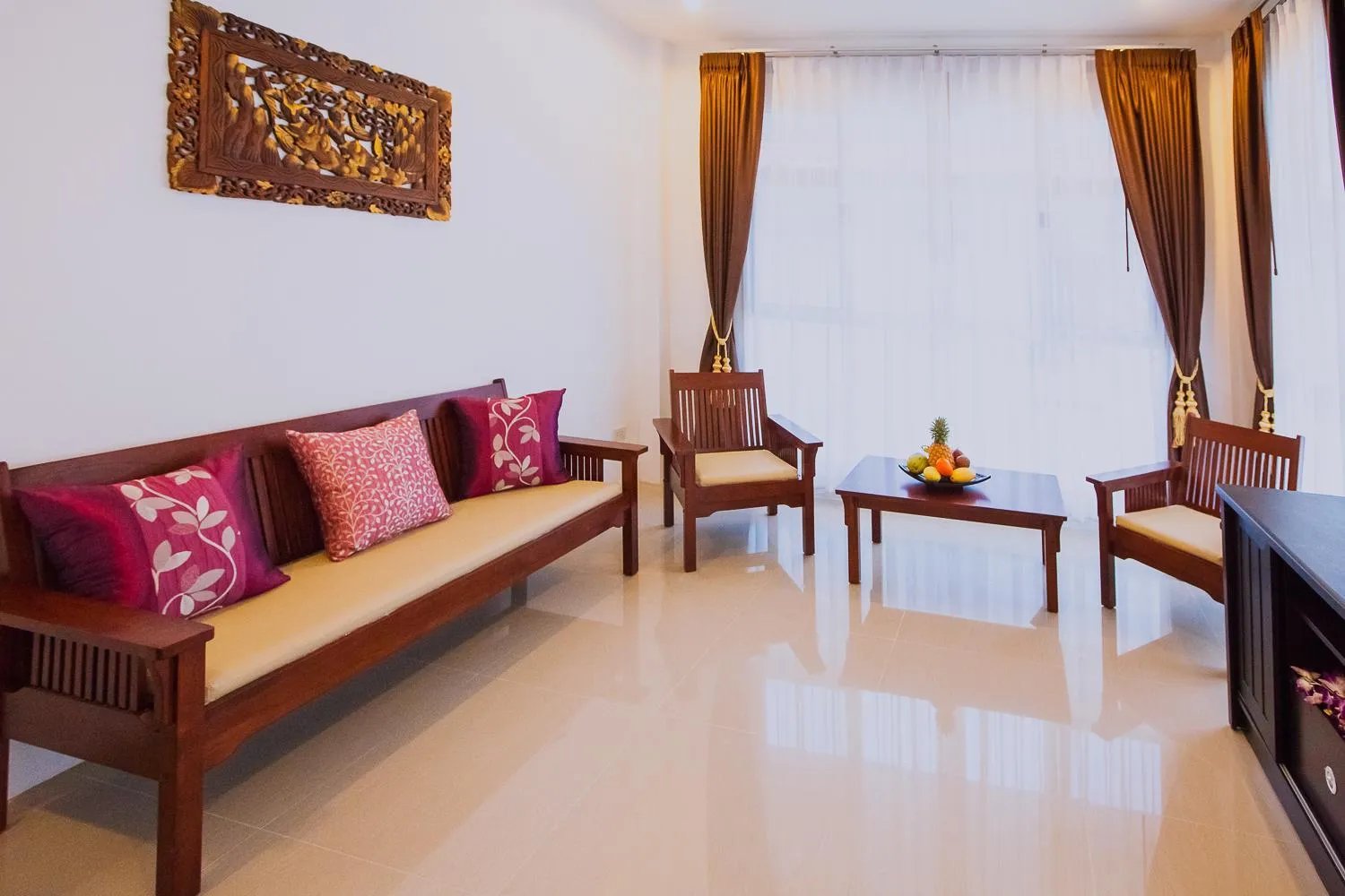 Communal lounge/ TV room in Lux Family Villas Krabi Ao Nang