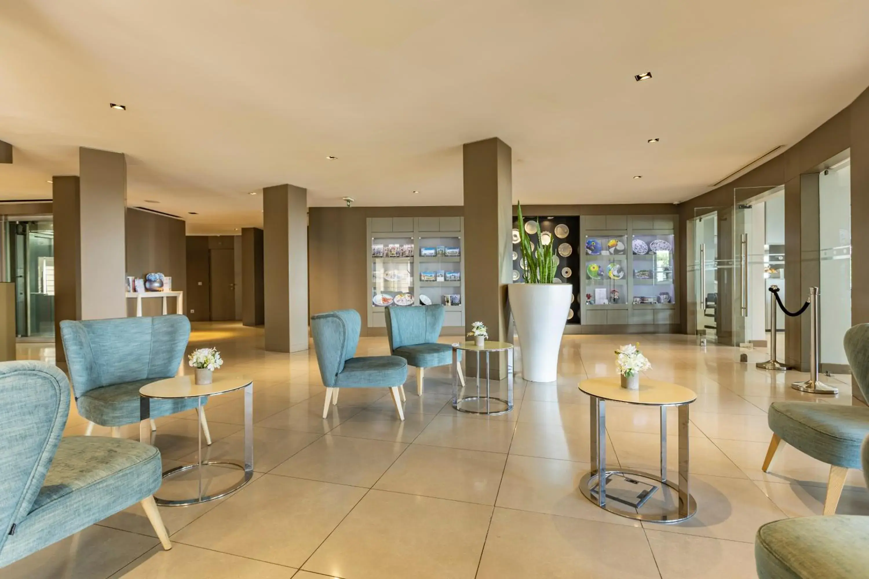 Lounge or bar in Montebelo Girassol Maputo Hotel Lounge or bar in Montebelo Girassol Maputo Hotel