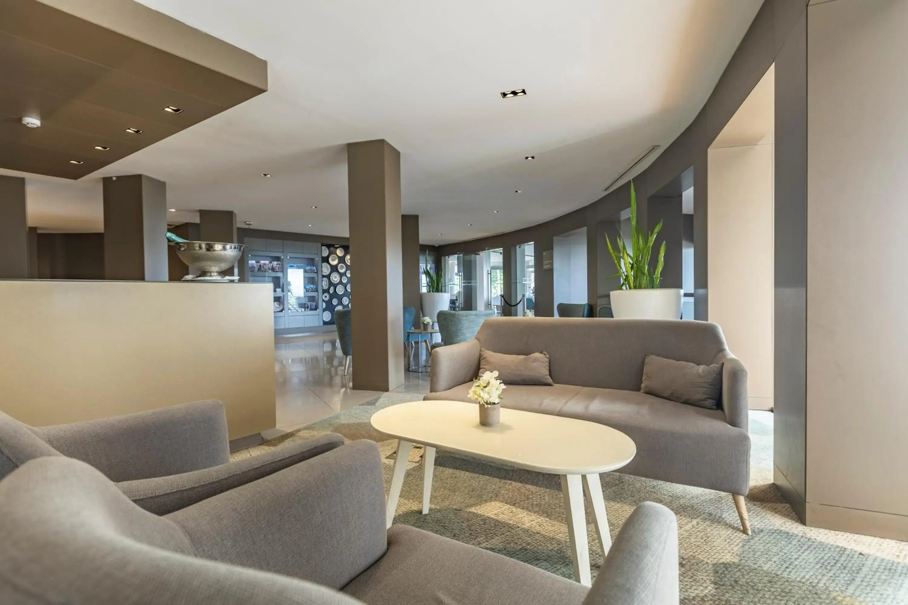 Lounge or bar in Montebelo Girassol Maputo Hotel Lounge or bar in Montebelo Girassol Maputo Hotel