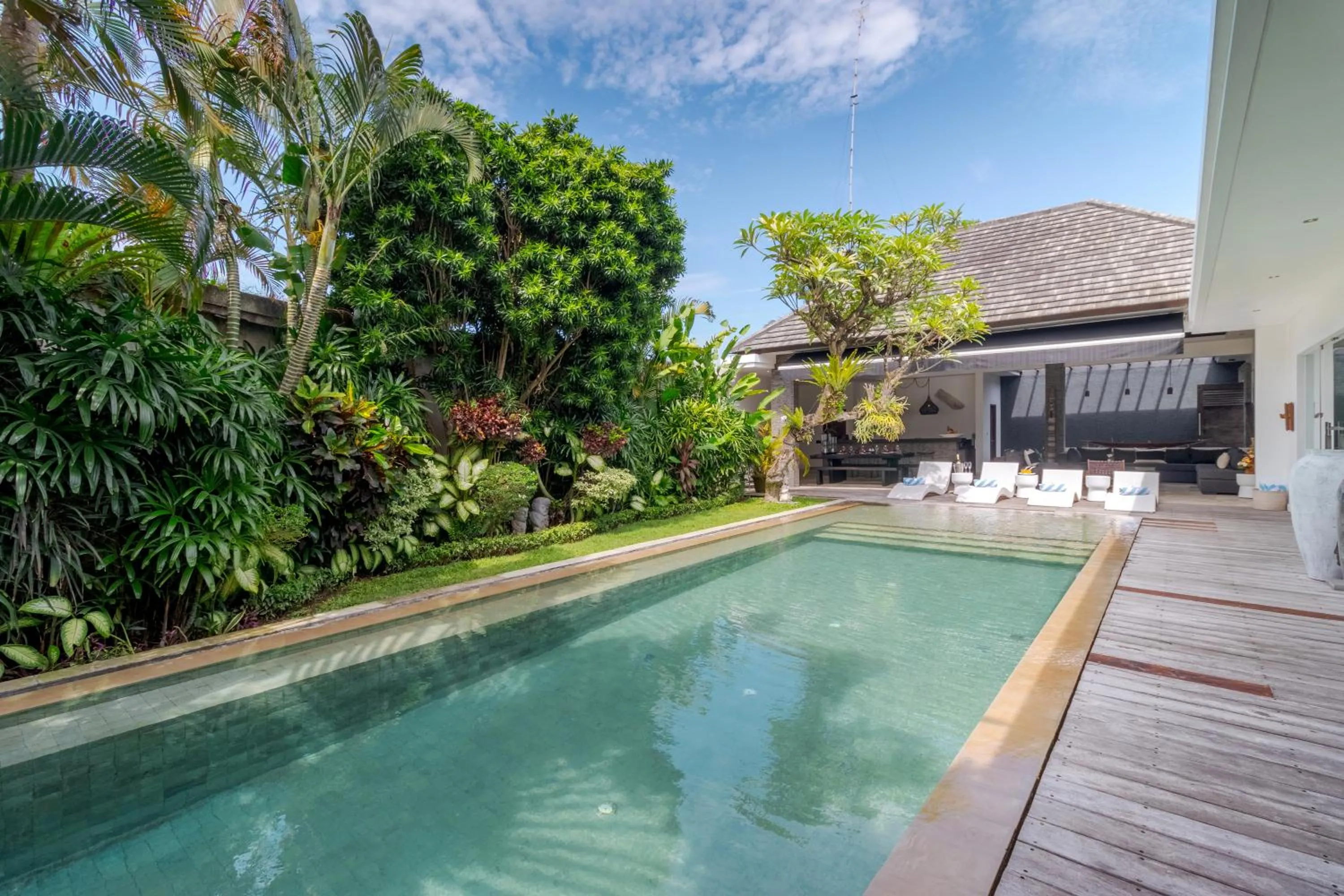Gorgeous Tropical 3 Bed Pool Villa, 24hr Security