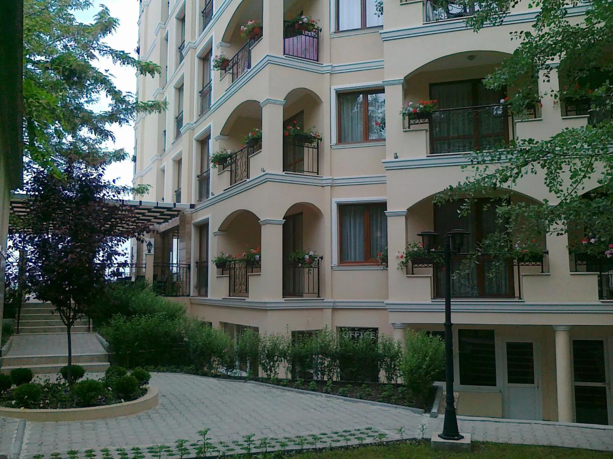 Patio in Hotel Seasons 3