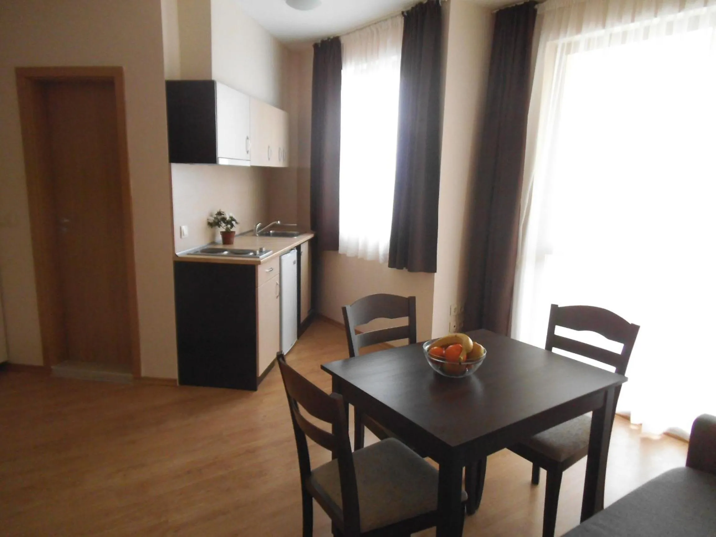 Dining area in Hotel Seasons 3
