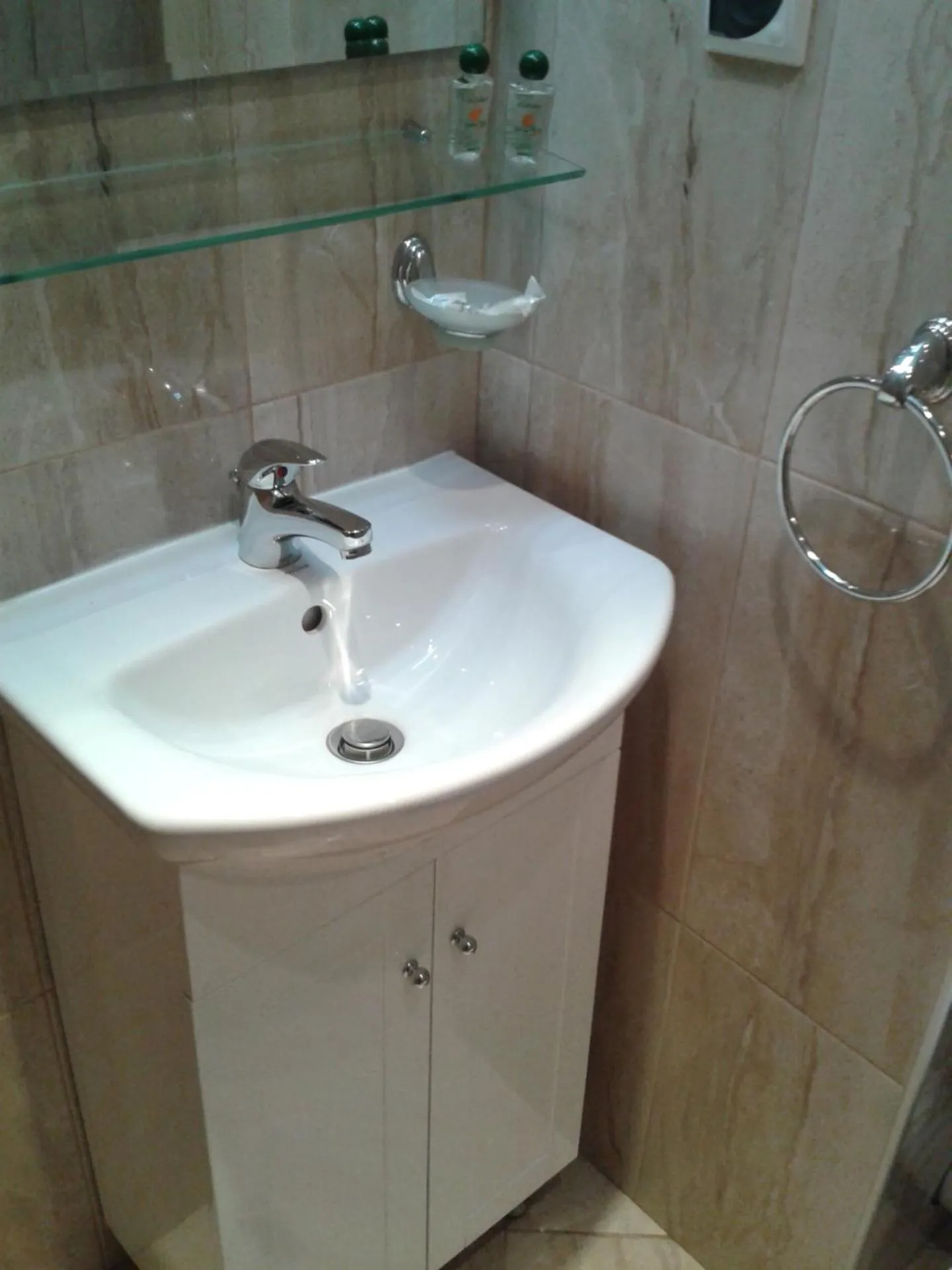 Bathroom in Hotel Seasons 3