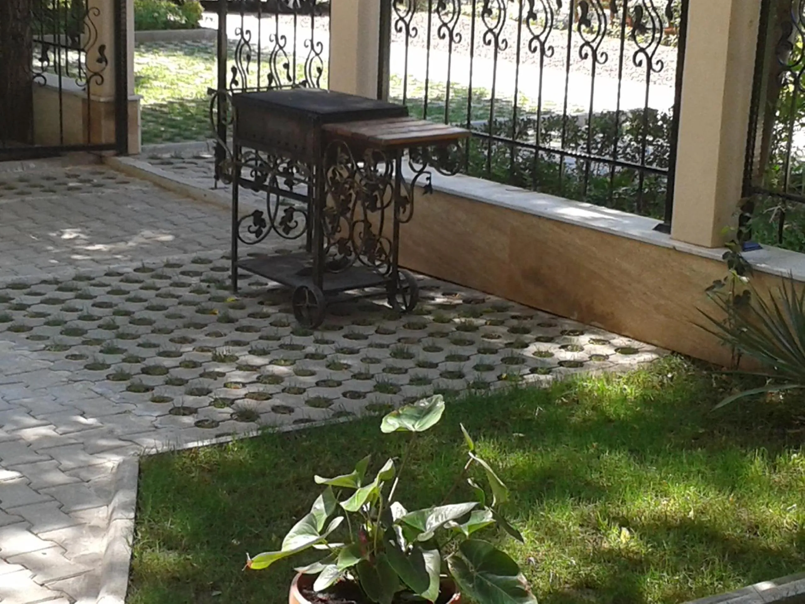BBQ facilities in Hotel Seasons 3