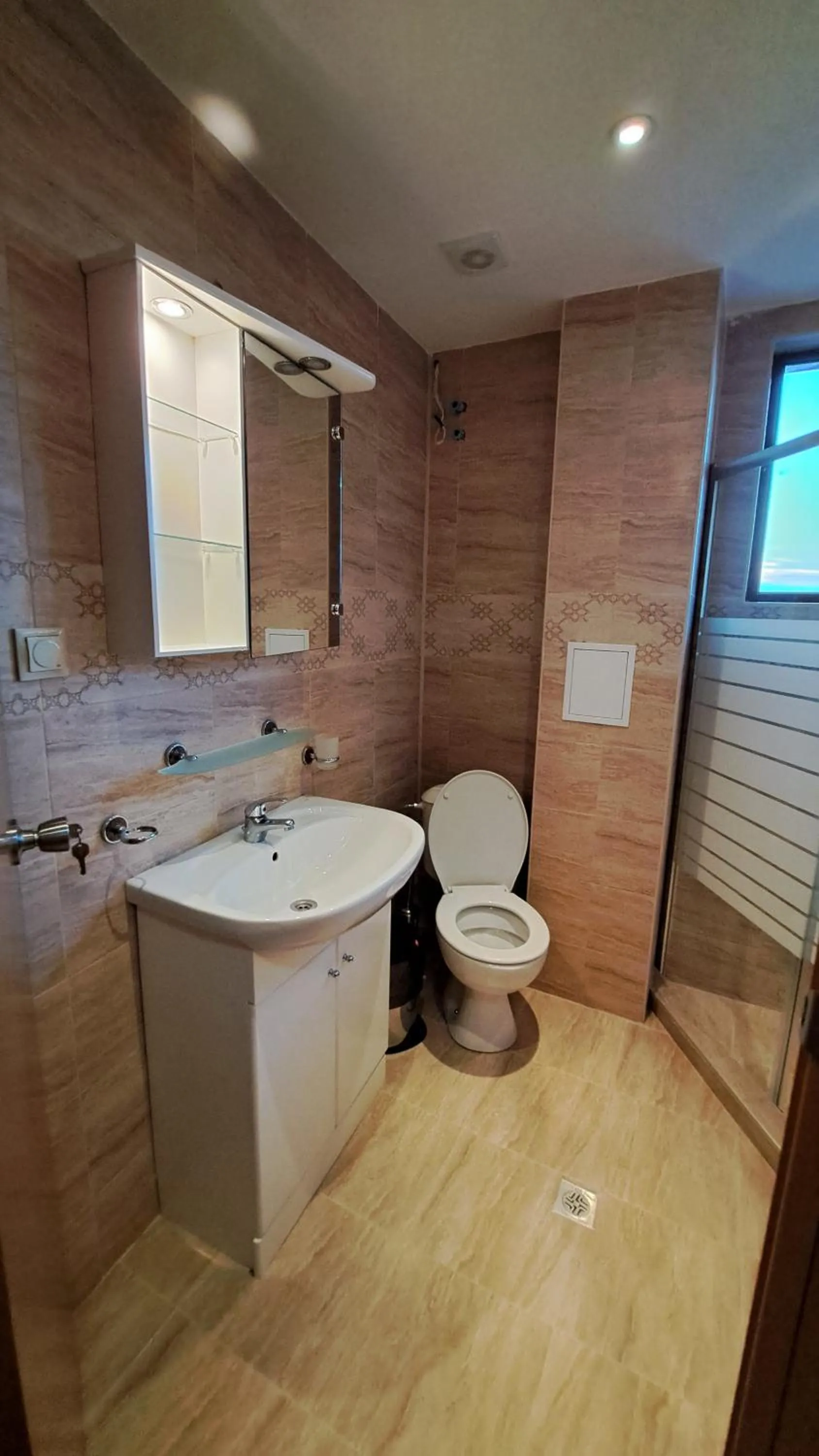 Bathroom in Hotel Seasons 3