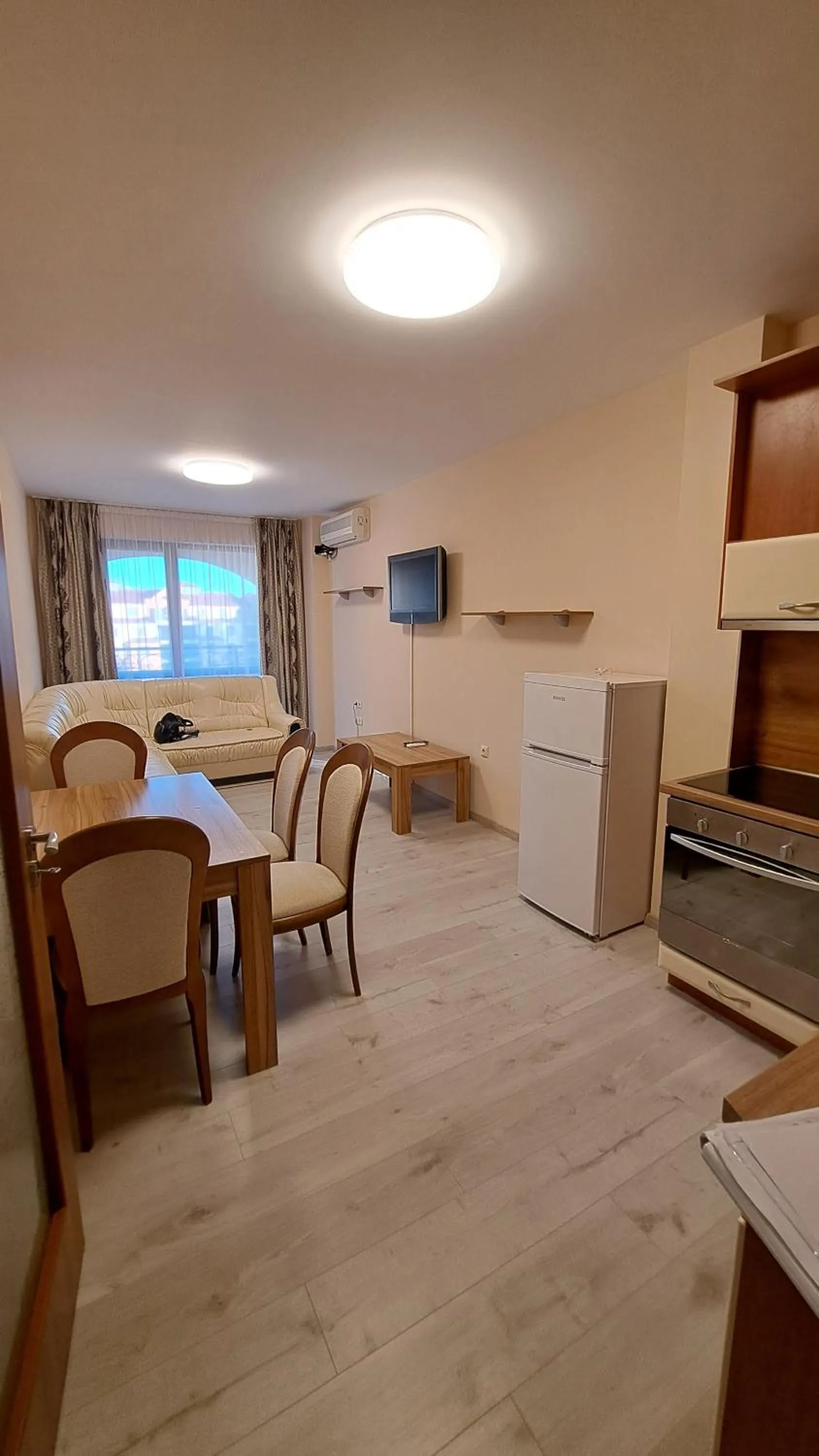 Kitchen or kitchenette in Hotel Seasons 3