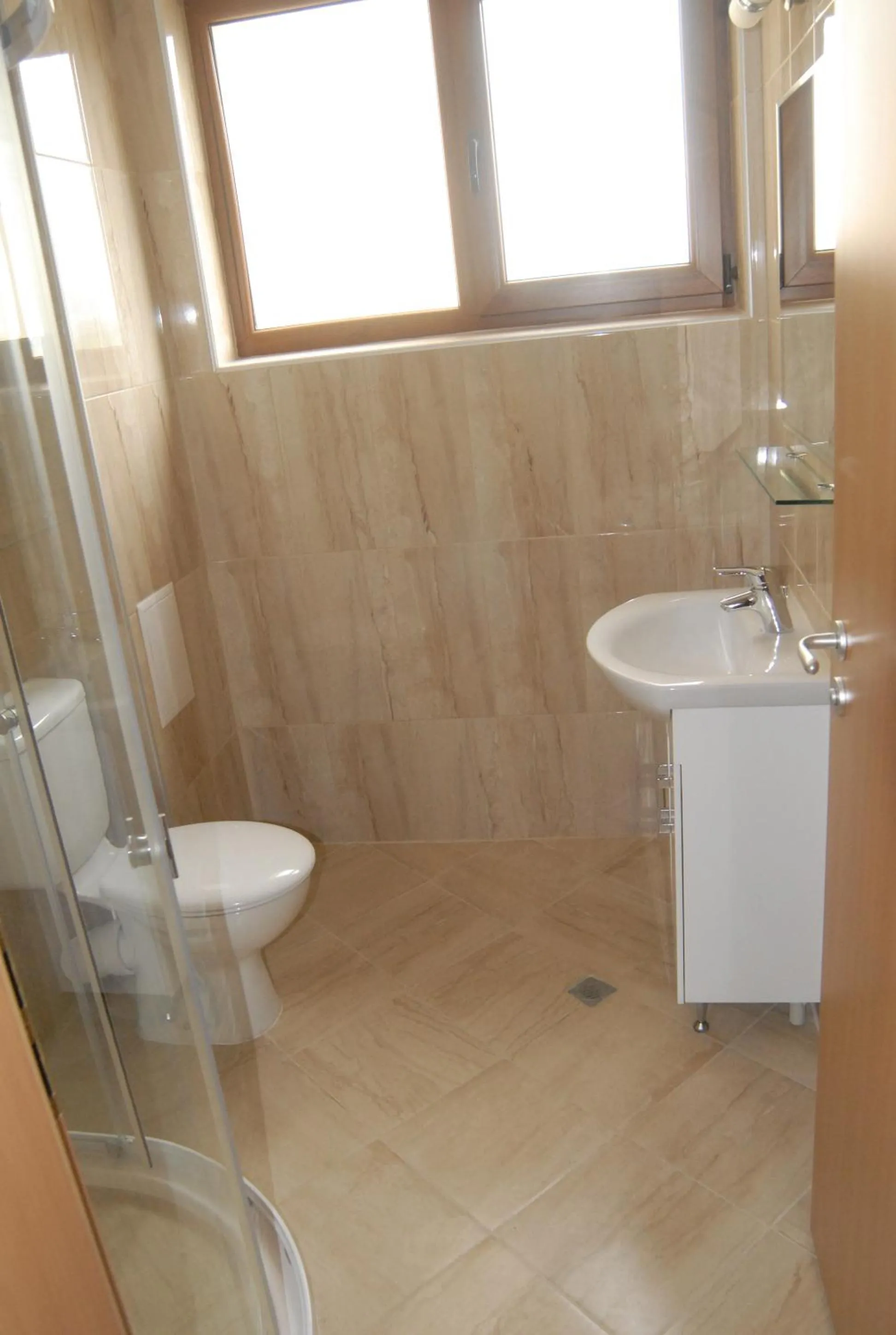 Bathroom in Hotel Seasons 3