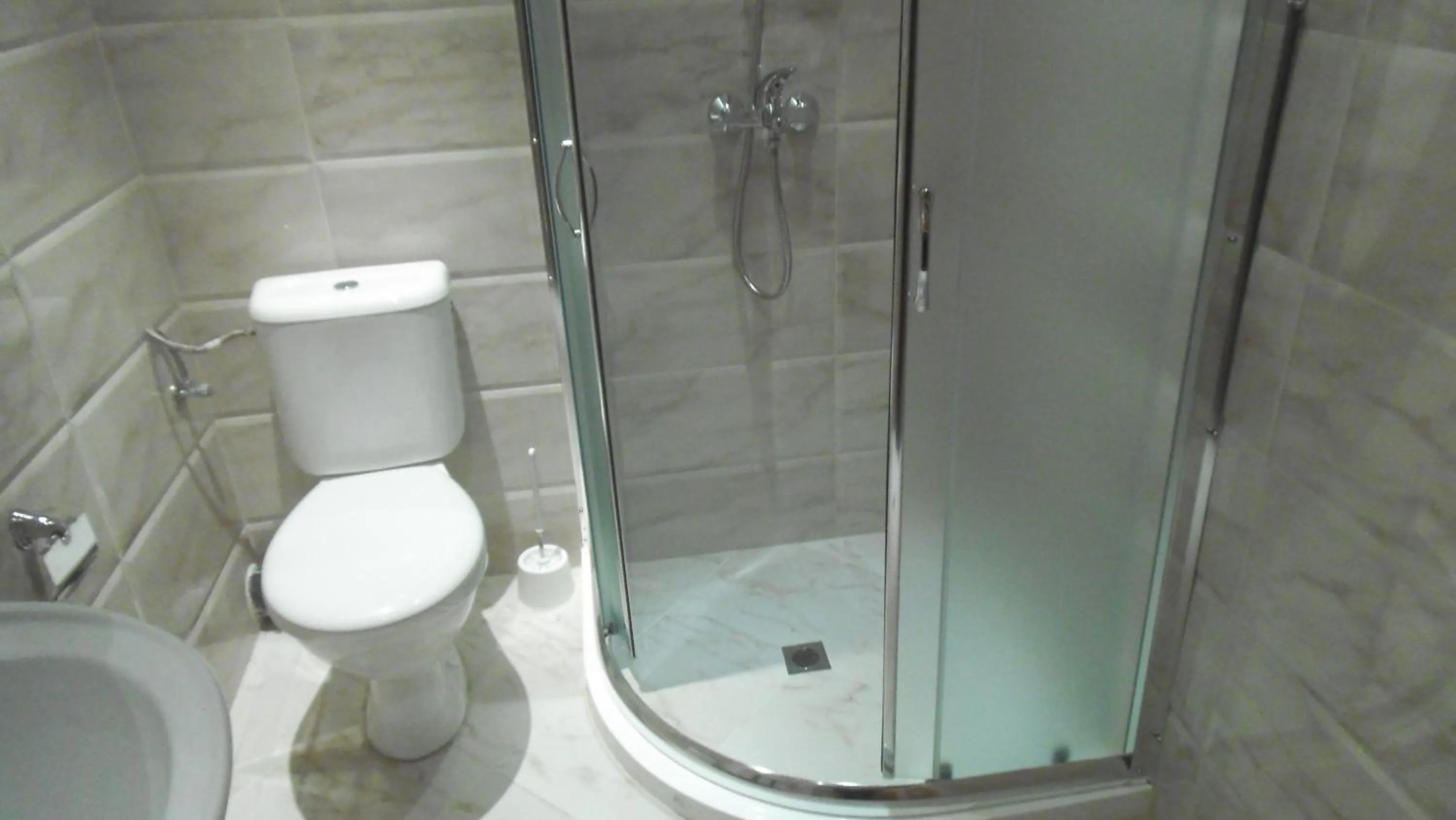 Bathroom in Hotel Seasons 3