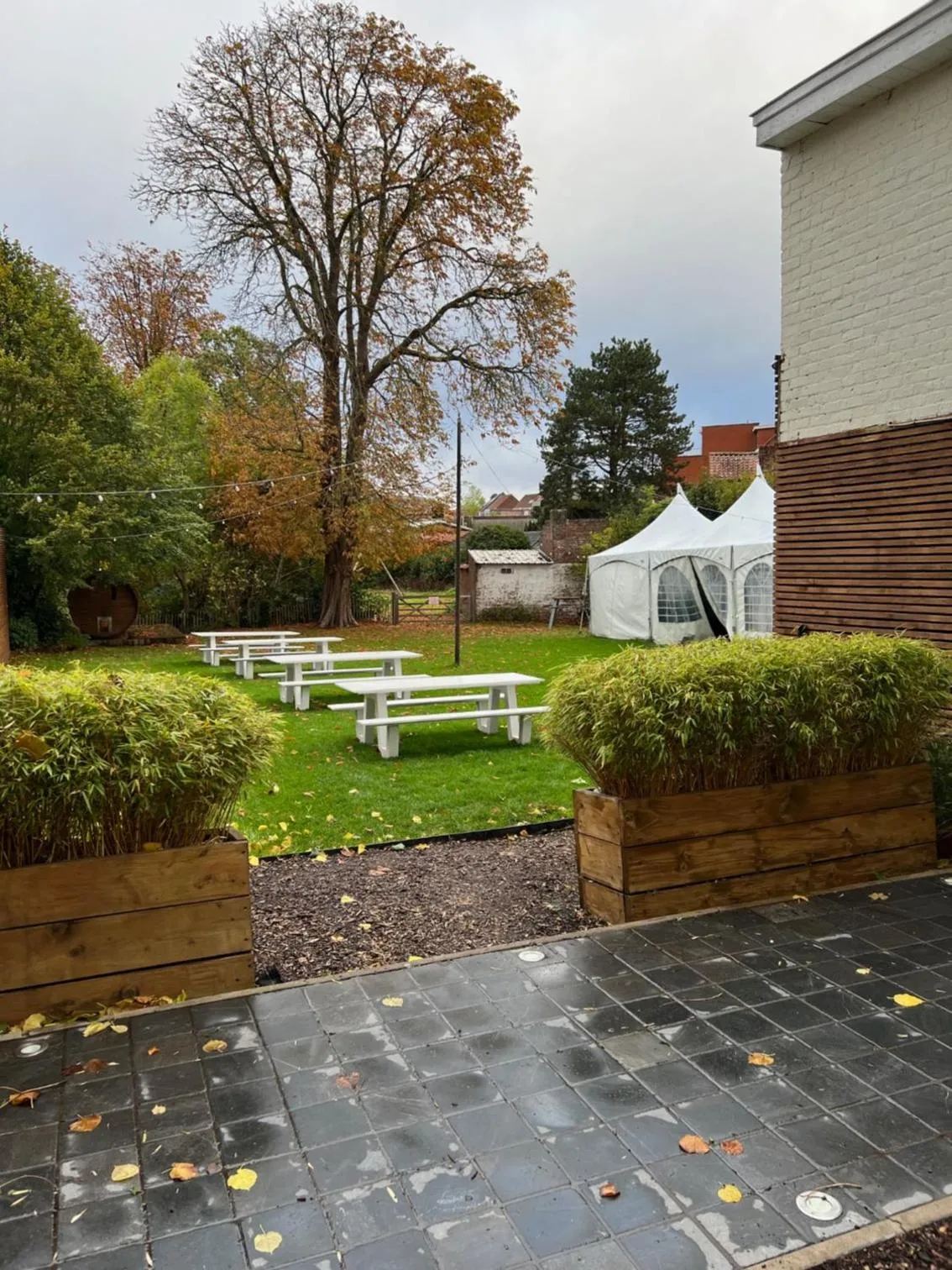 Garden in Skindles Guesthouse