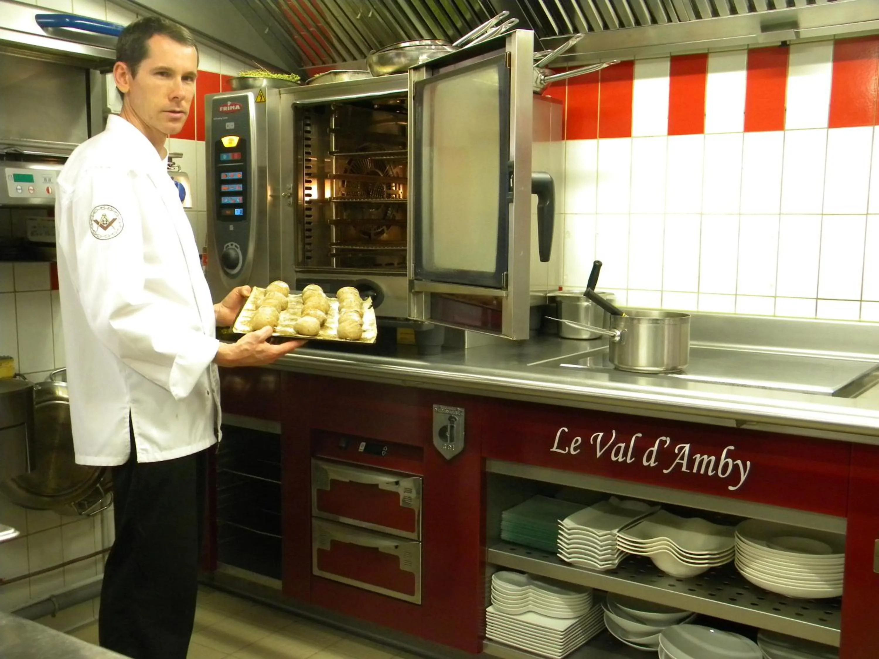 Restaurant/places to eat in Le Val d'Amby