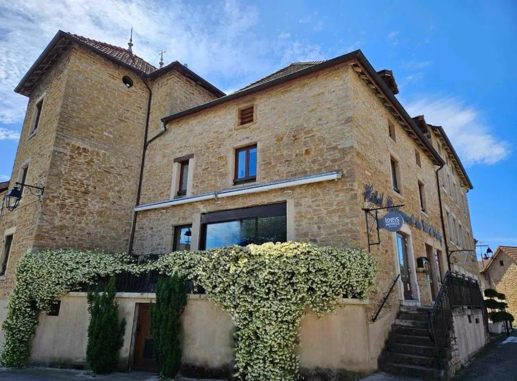 Property building in Le Val d'Amby