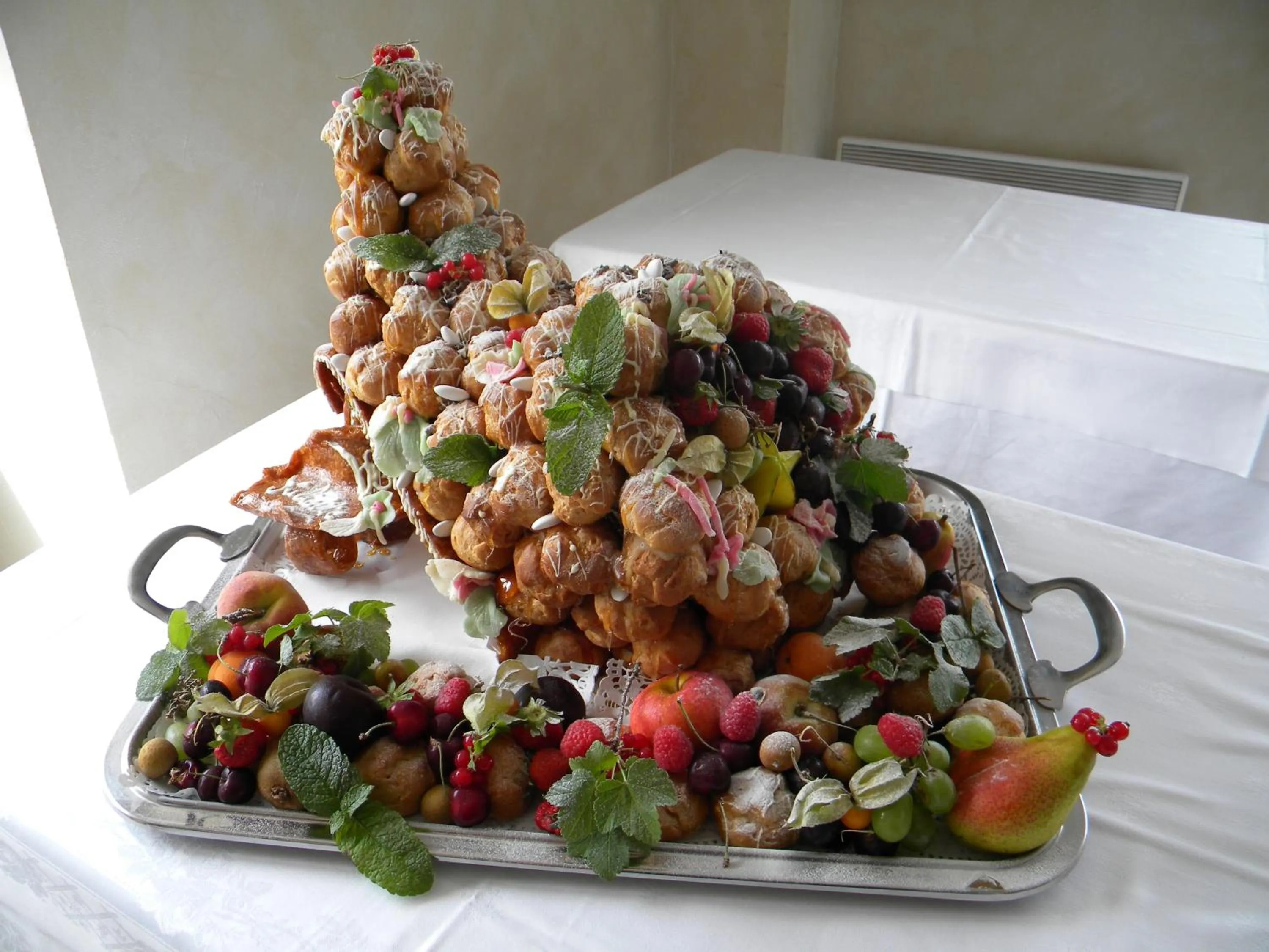 Restaurant/places to eat in Le Val d'Amby