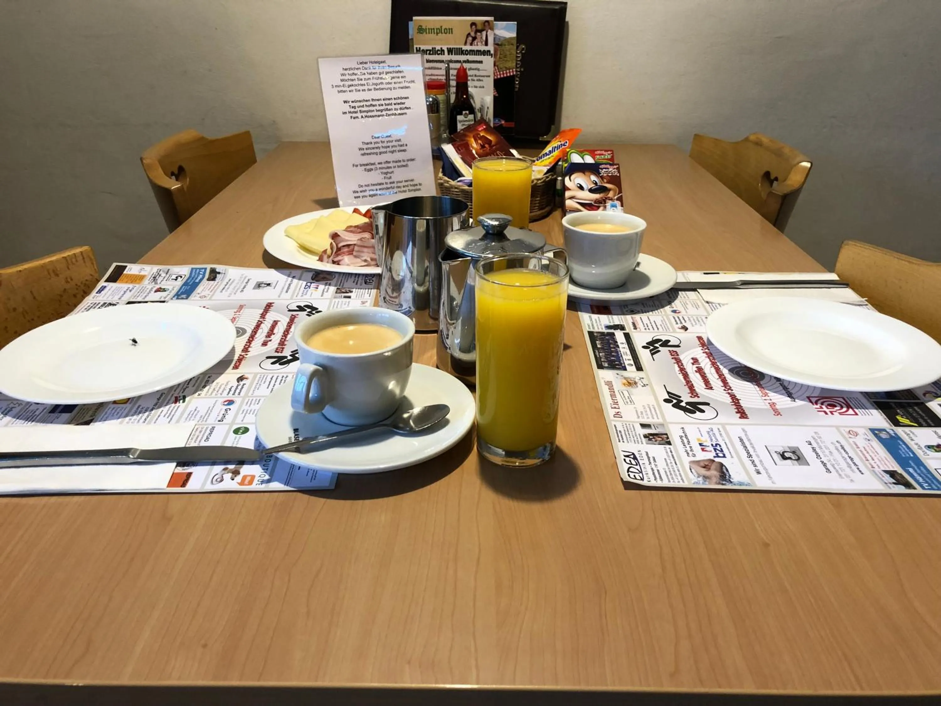 Breakfast in Hotel Restaurant Simplon