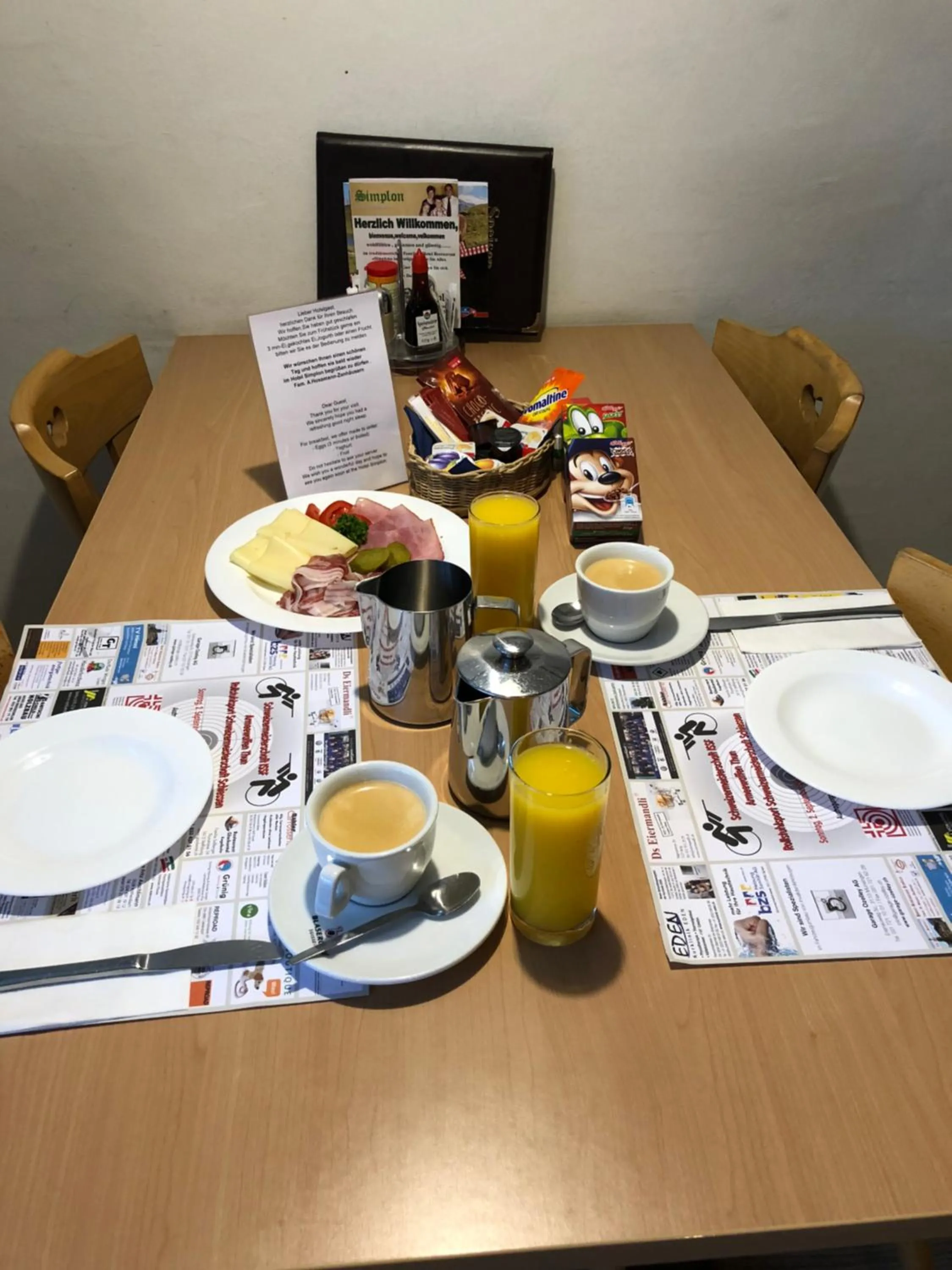 Breakfast in Hotel Restaurant Simplon