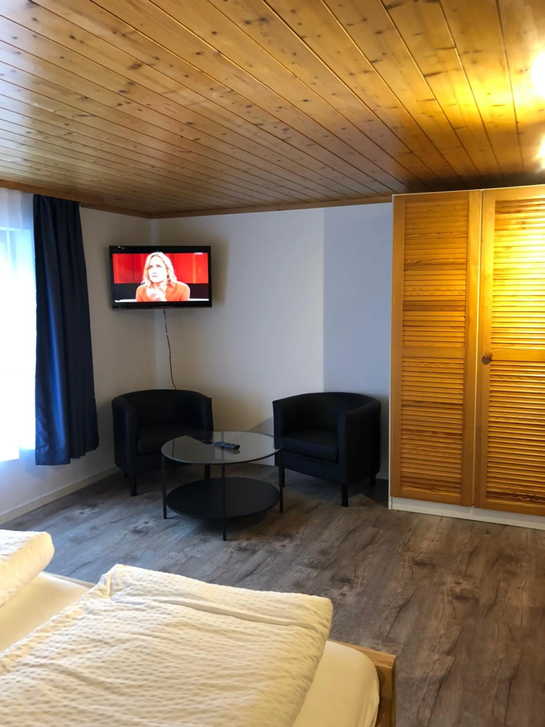 TV and multimedia, Bed in Hotel Restaurant Simplon